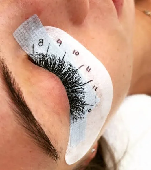 ractical eyelash extension training with live model and professional lash tools