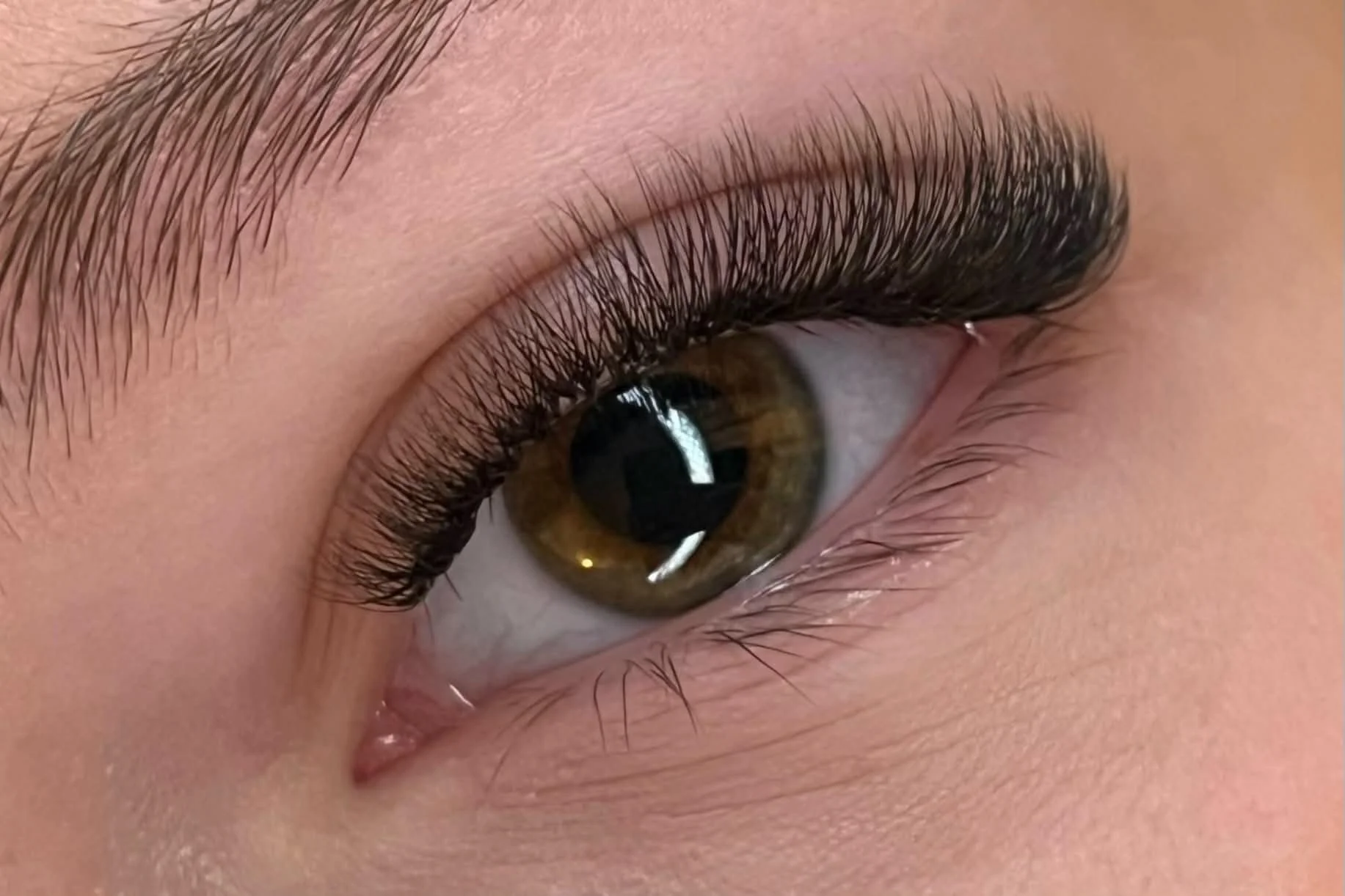 Professional eyelash extension result photographed for a beginner lash artist portfolio