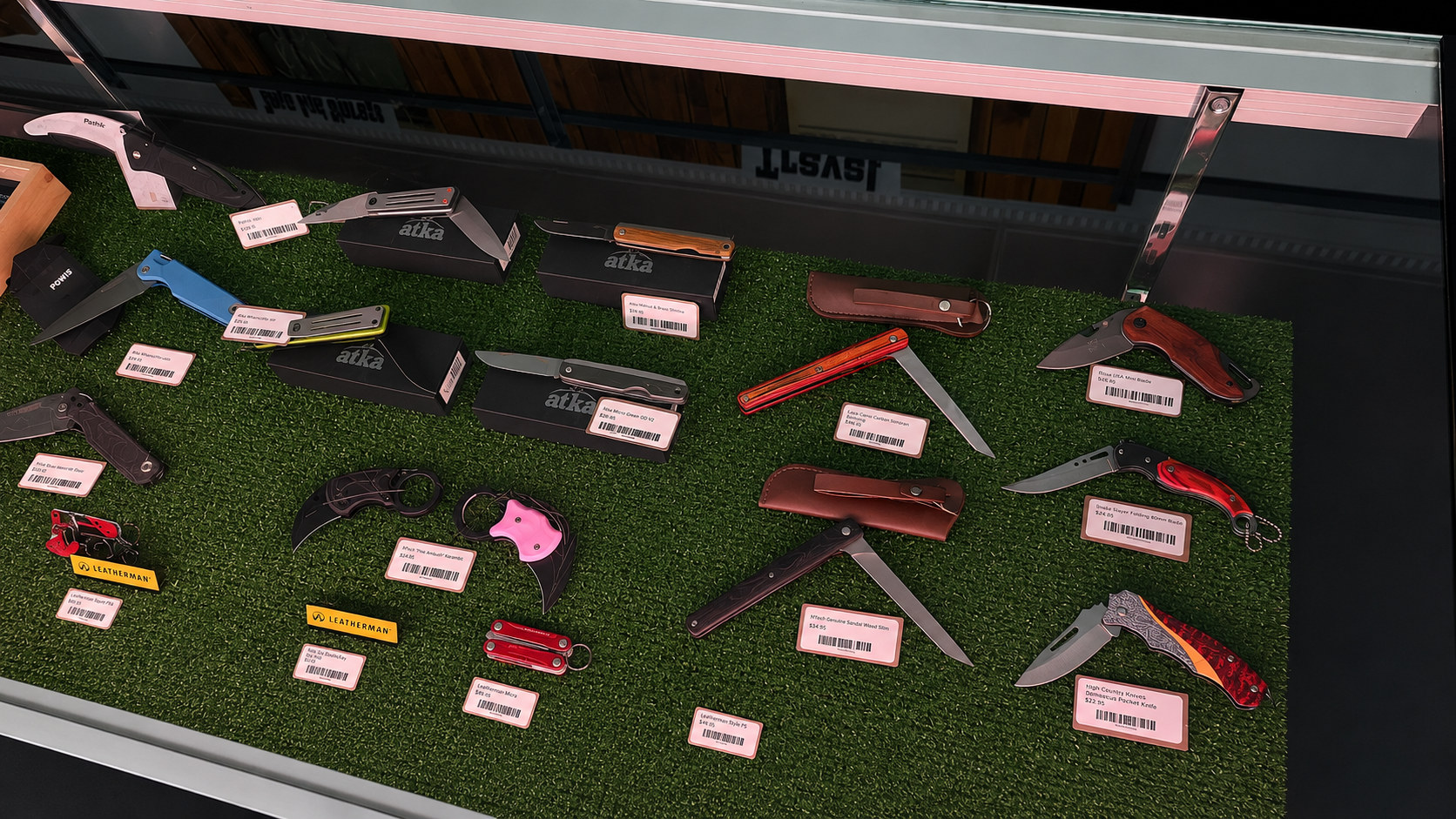 knives close up.png