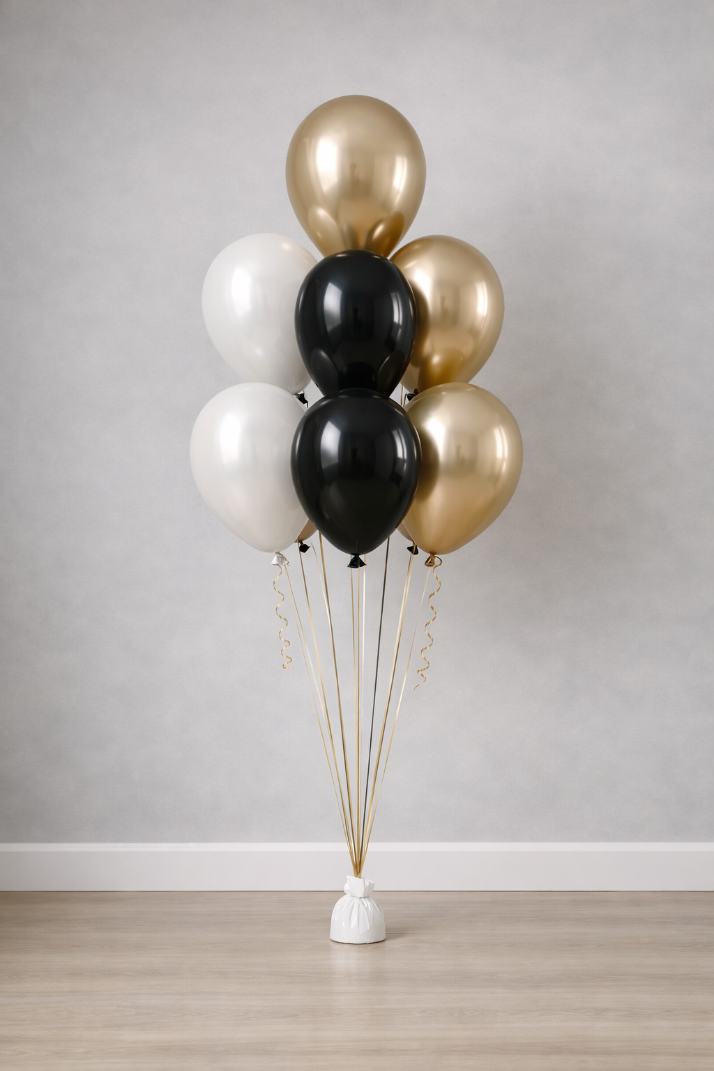 Luxurious Black and Gold Balloon Bouquet