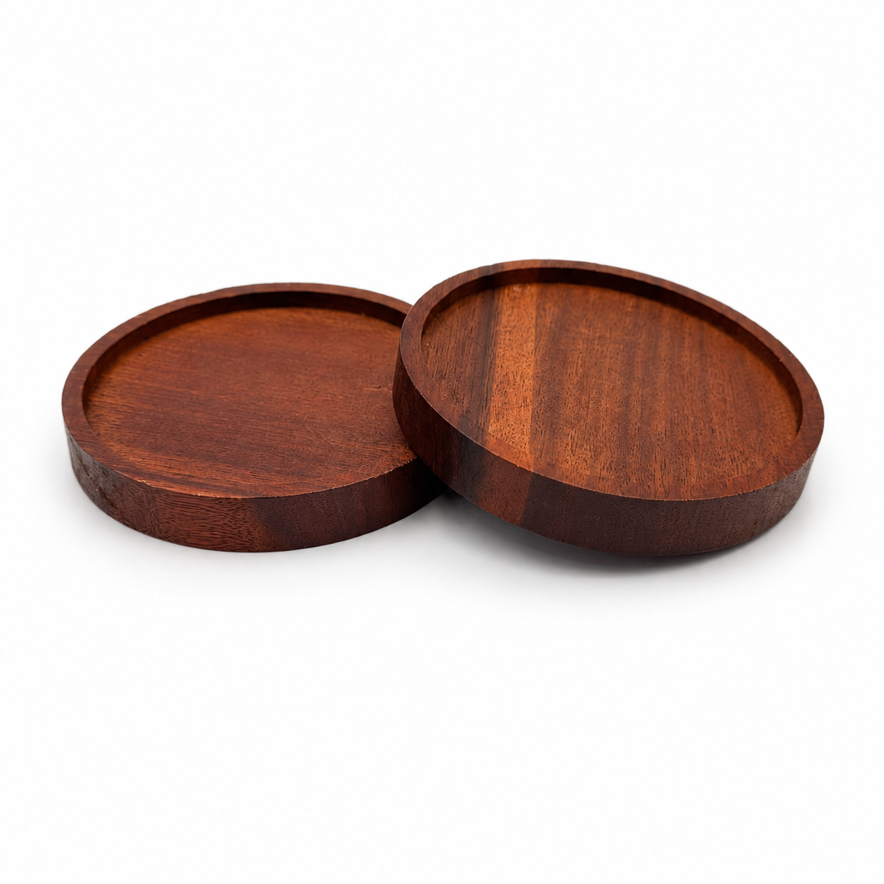 Round wooden acacia coaster set included in Coffee Lovers Gift Set