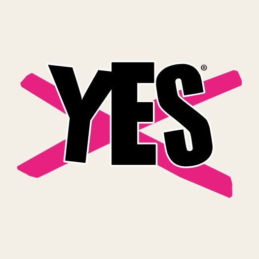 Das Bild zeigt das Wort "YES" in großen schwarzen Buchstaben vor einem weißen Hintergrund mit pinkfarbenen Balken im Hintergrund.