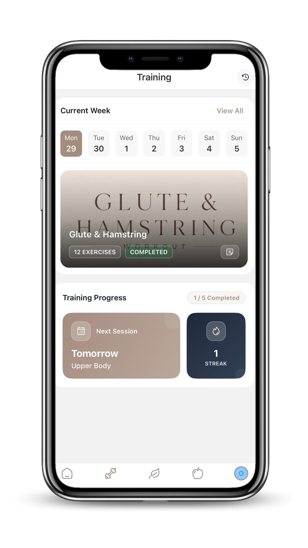 Coaching app training dashboard with workout schedule, completed sessions, and training progress.