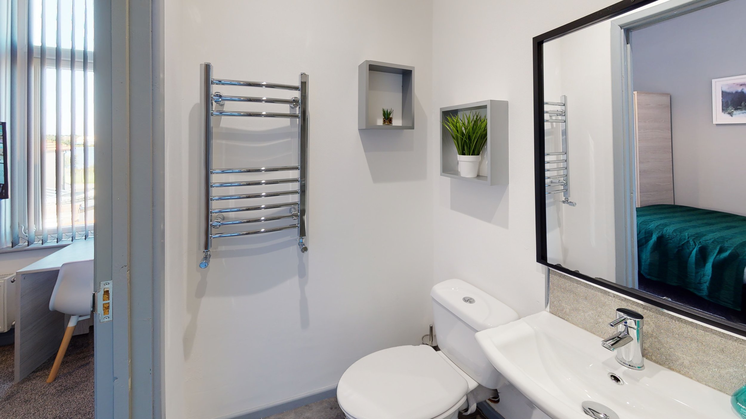 Copy of 2-Beech-Street-Bed 5_ensuite.jpg