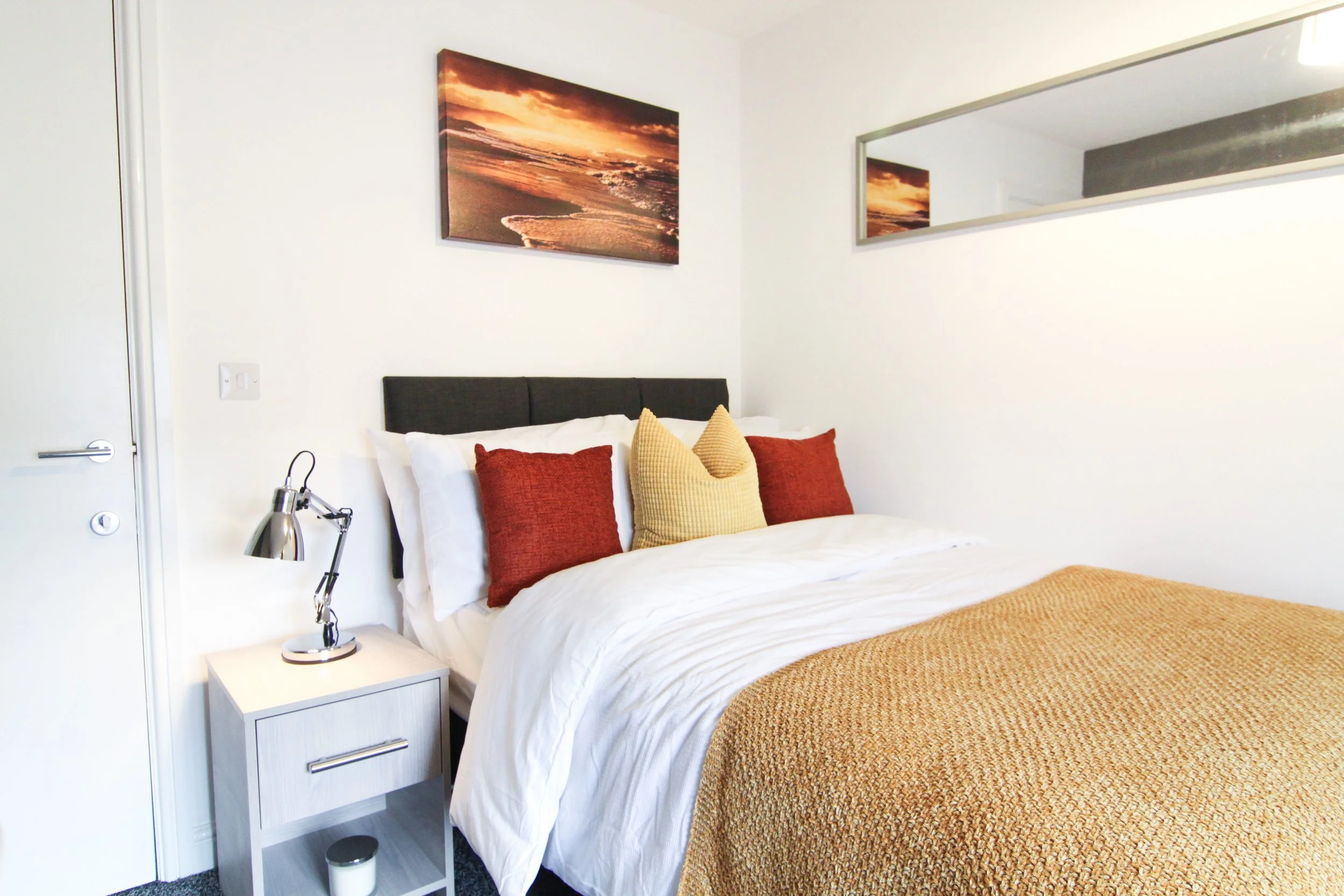 Keith St Bed2.jpg
