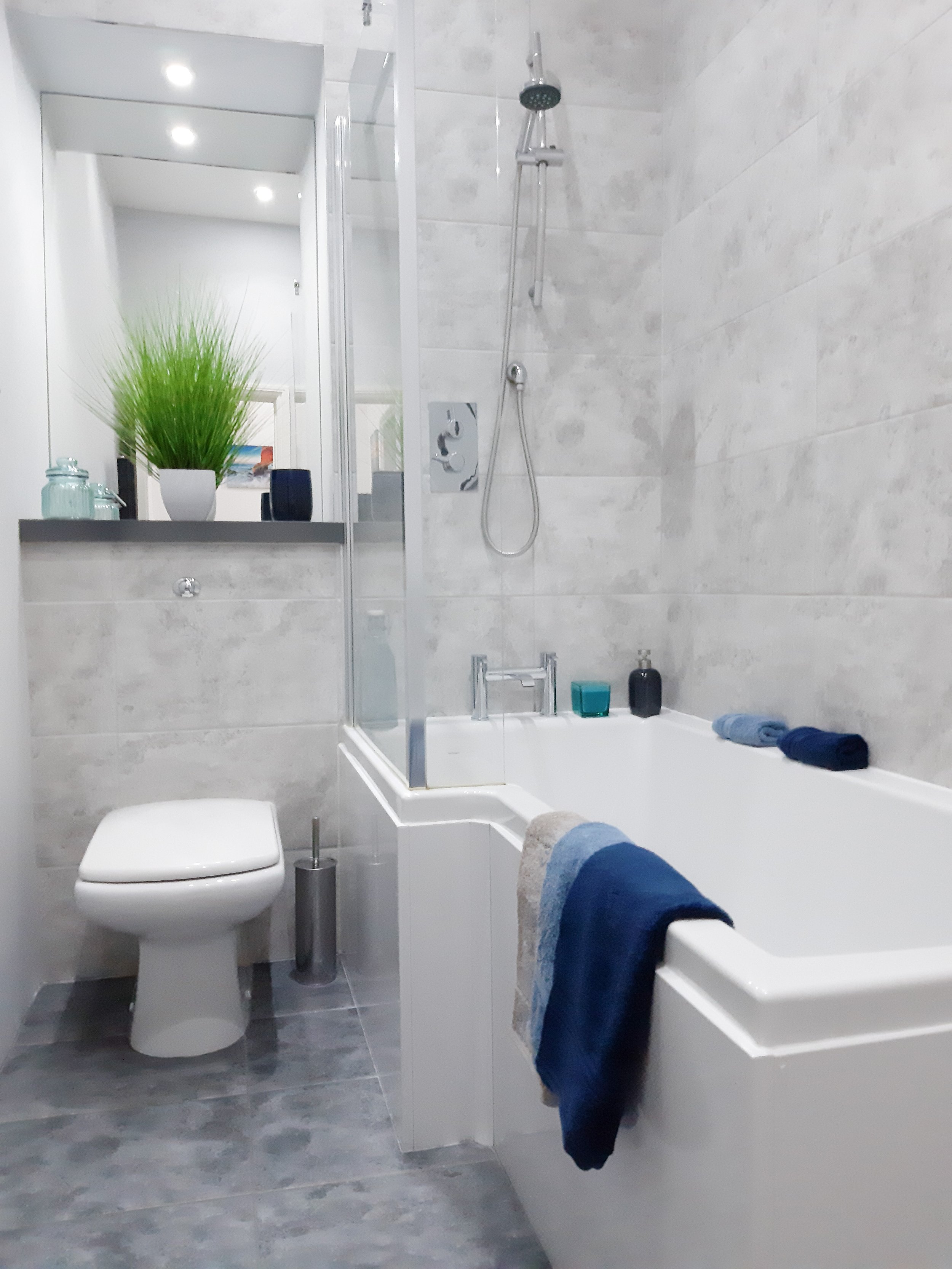Harrison St Shared Bath_1.jpg