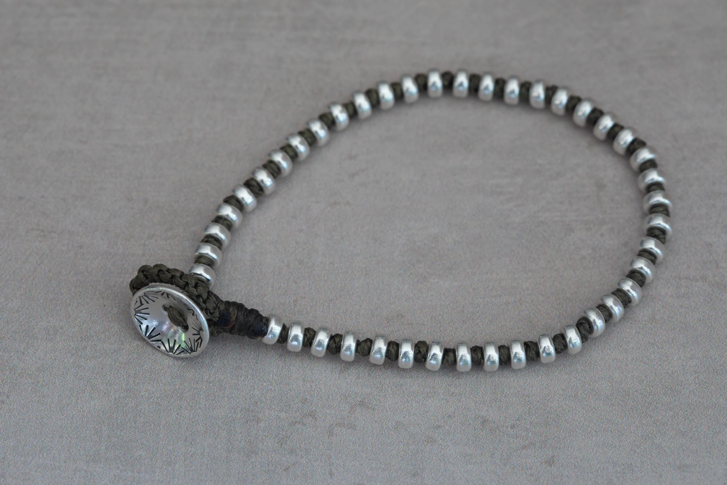 Sunburst Detail Beaded Bracelet - Dark Green