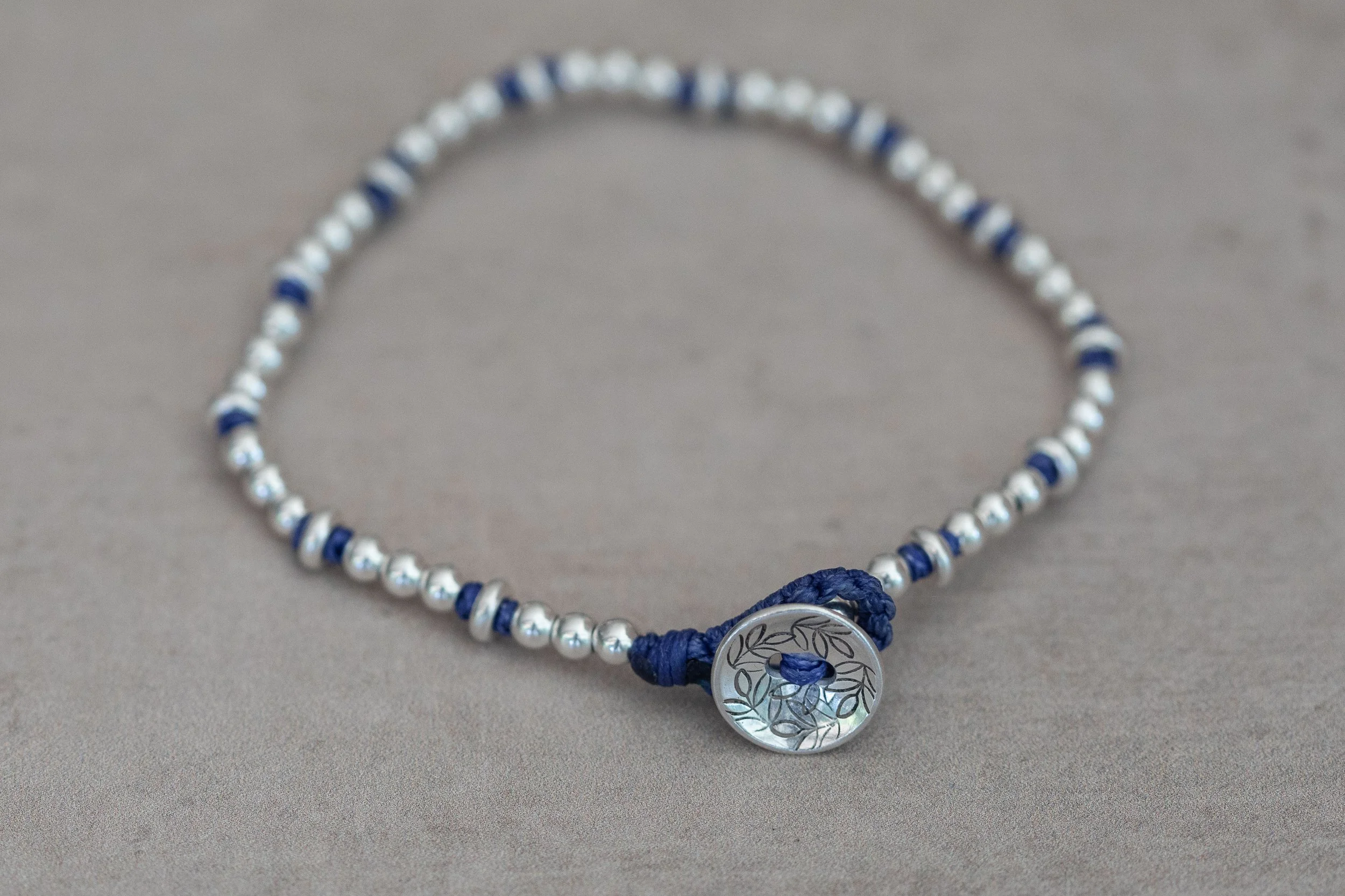 Botanical Detail Beaded Bracelet - Blue