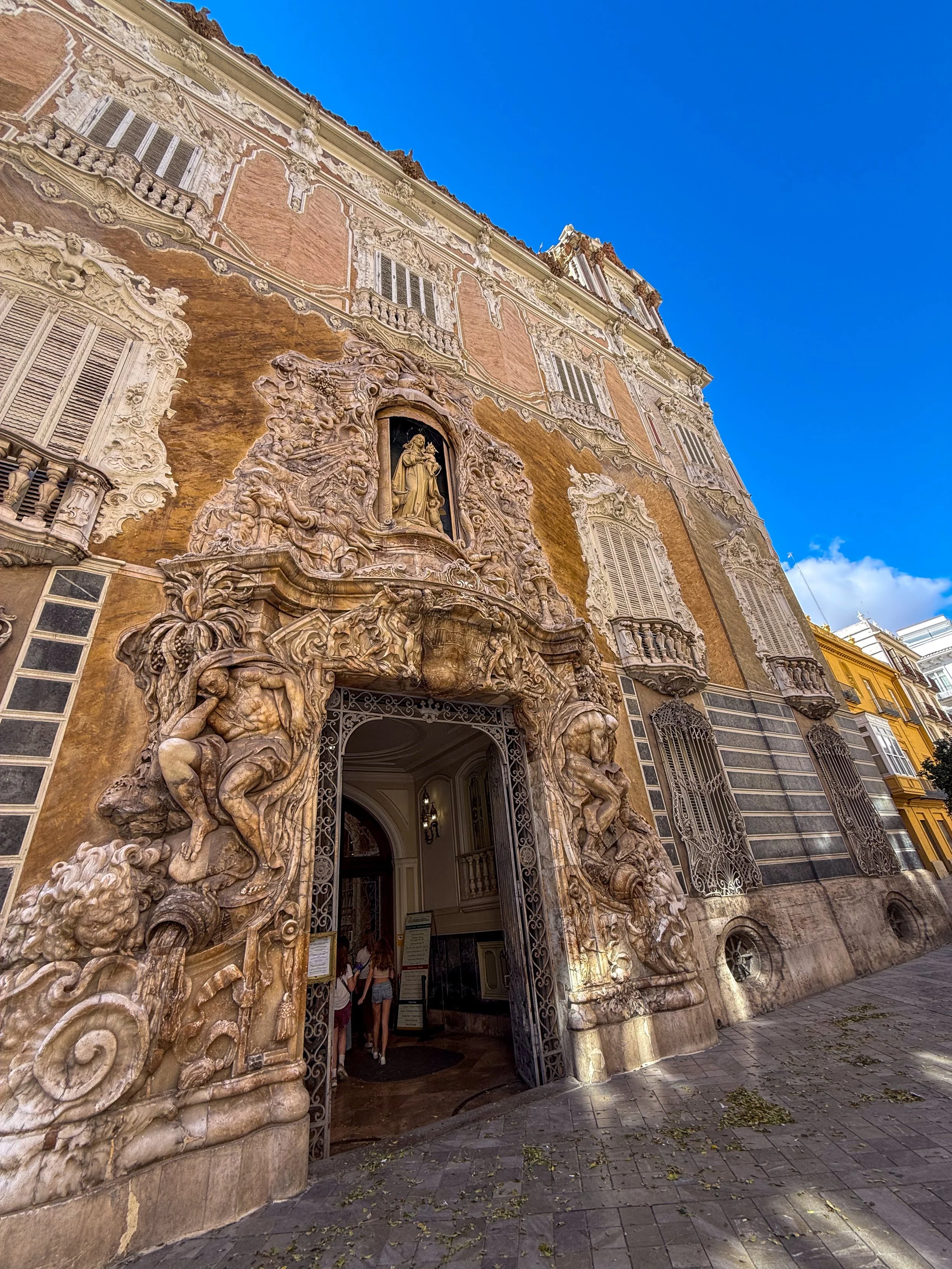 Museo Nacional de Cerámica y Artes Suntuarias (Museum of Ceramics)