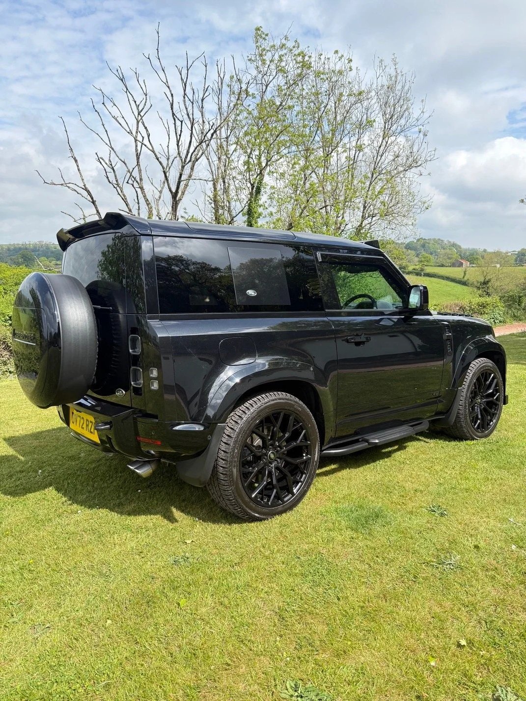 black-land-rover-defender-4.jpg