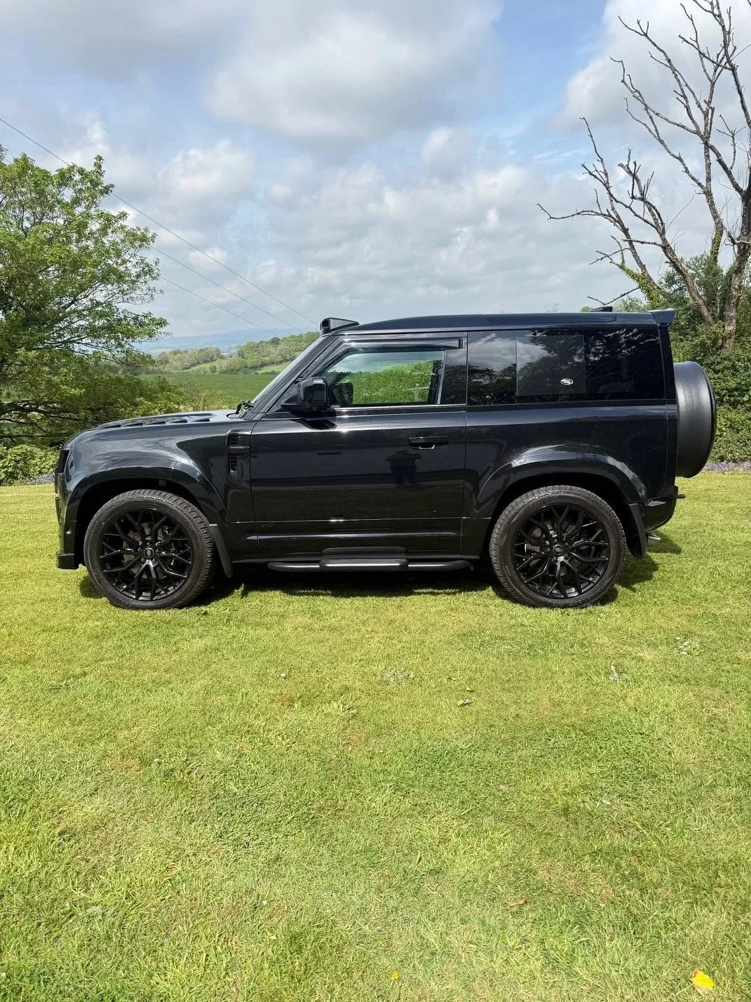 black-land-rover-defender-11.jpg