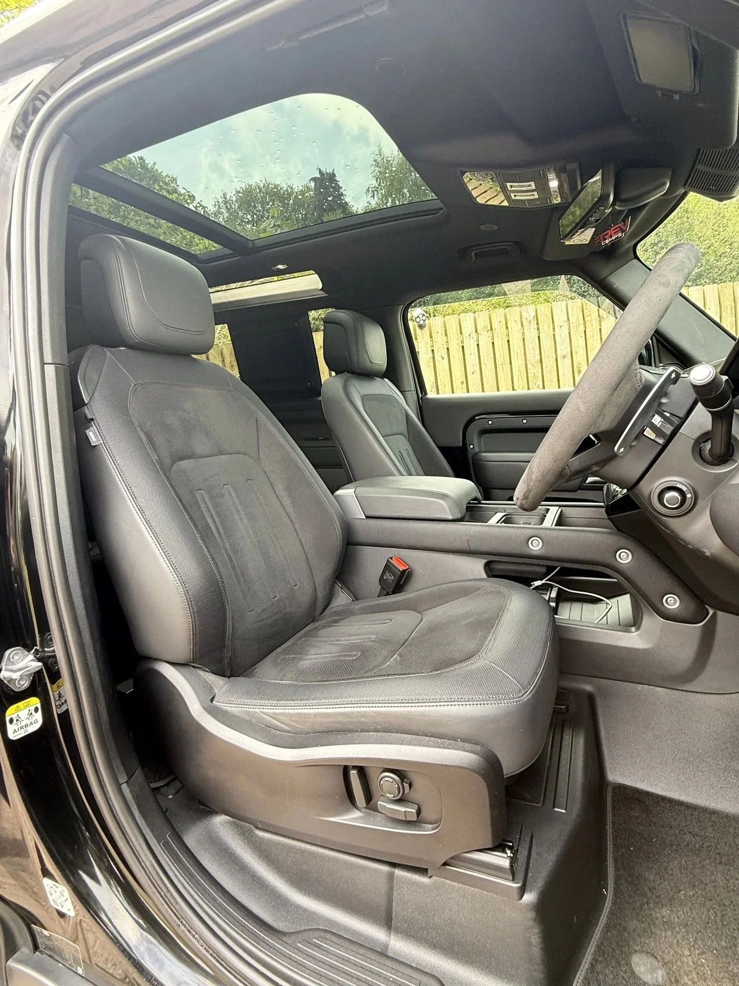 black-land-rover-defender-15.jpg