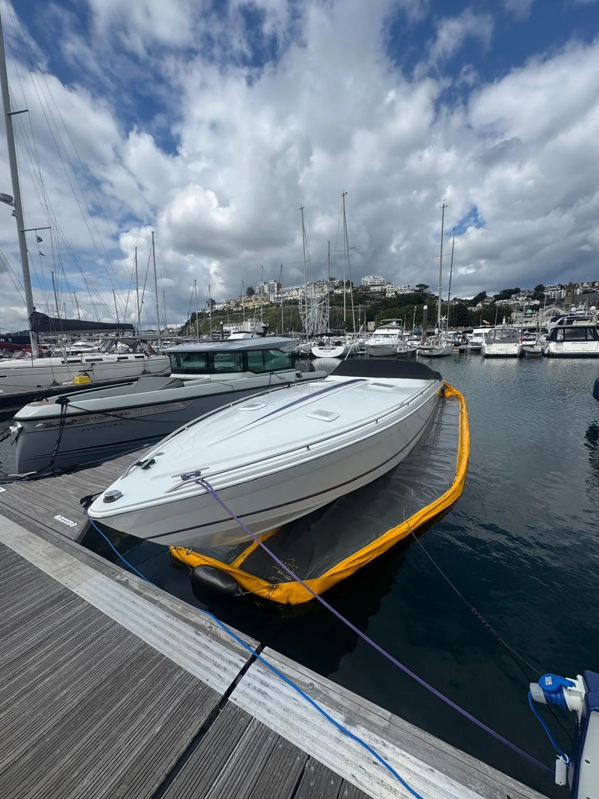 Formula 382-SR-1 sports cruiser-7.jpg