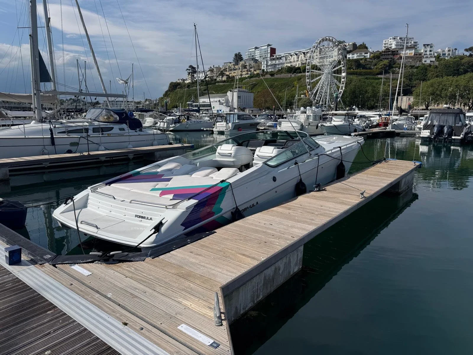 Formula 382-SR-1 sports cruiser-3.jpg