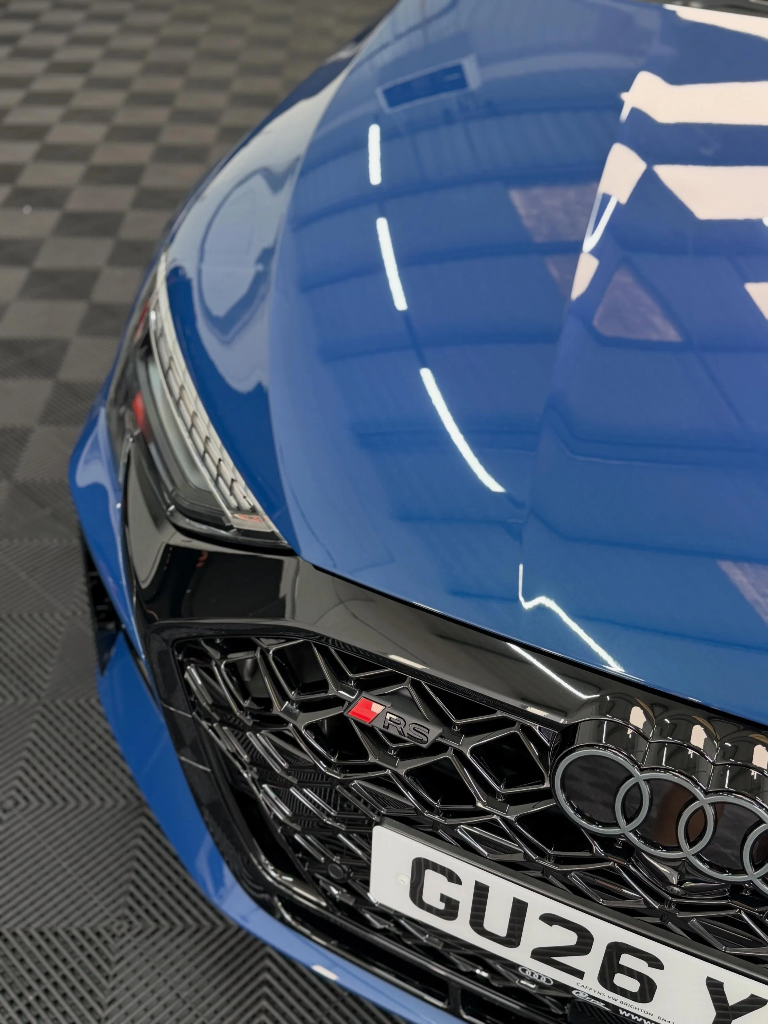 Audi RS3 - Full Coverage of Xpel Ultimate Plus Paint Protection Film to protect the car the road ahead 🟦

Titan Coatings applied all round, Apollo dedicated PPF coating applied to our install and then a dedicated wheel coating applied to the complet