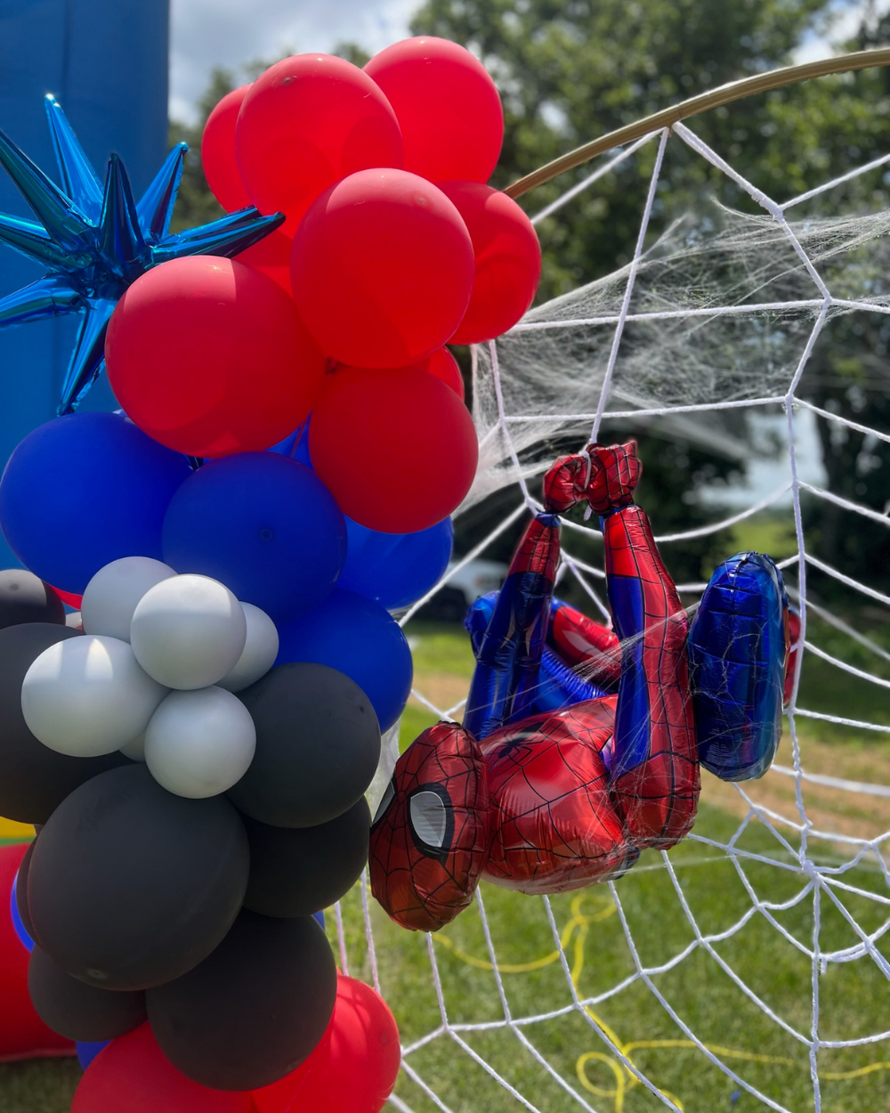 spiderman balloon decor