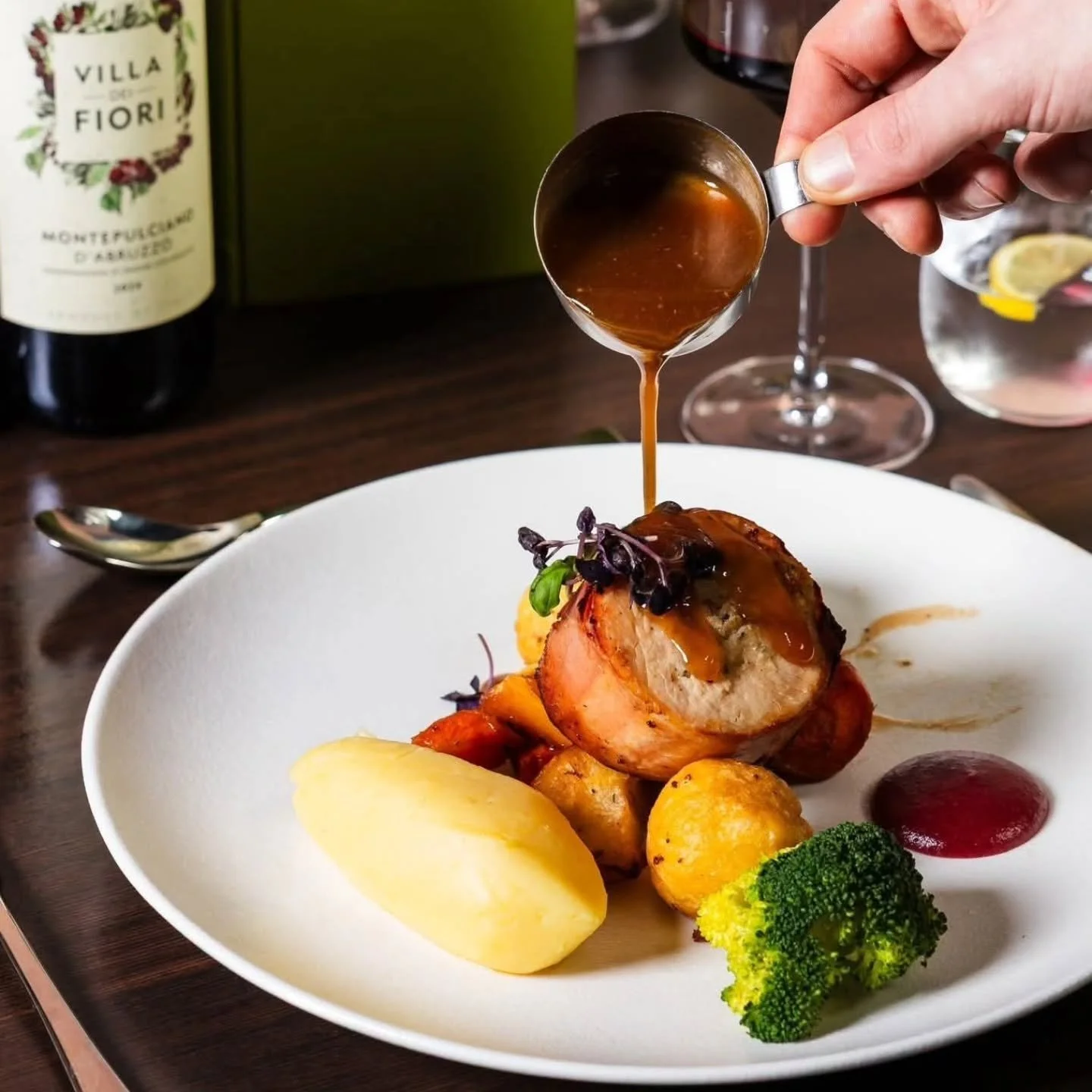 Taking on the Belfast Marathon tomorrow? 

Once you cross the finish line, take the time to relax and refuel. Whether it&rsquo;s a traditional Sunday roast or something a little more indulgent, enjoy it alongside a glass of wine, cocktails and a well