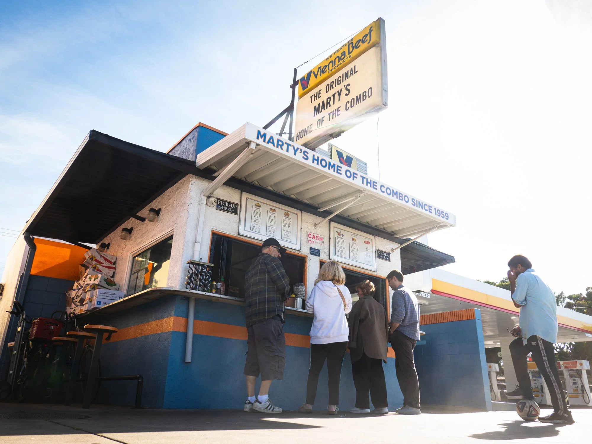 Marty's Hamburger ( Article)