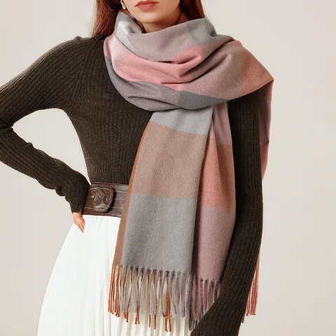 faux cash lav scarf.png