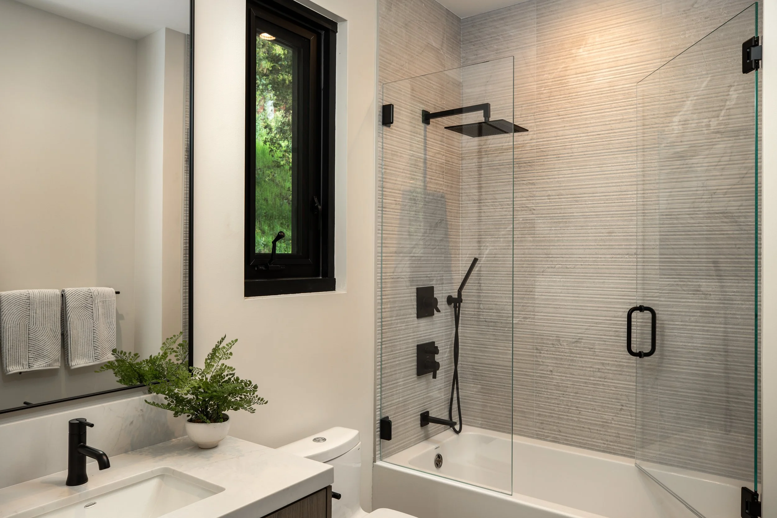 32-19351 Redberry_Matt Anello-5040-Edit-MLS.jpg