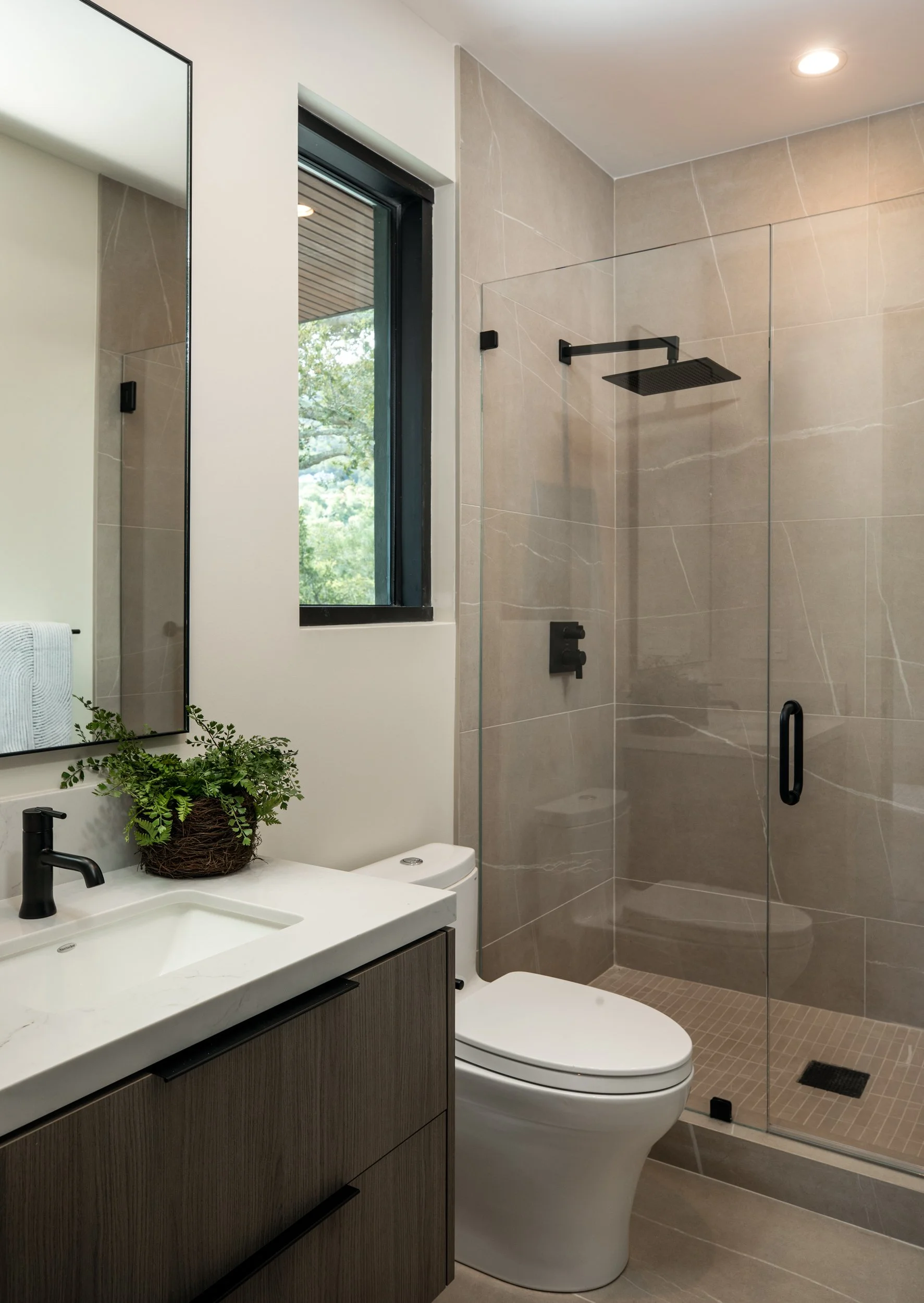 35-19351 Redberry_Matt Anello-5063-Edit-MLS.jpg