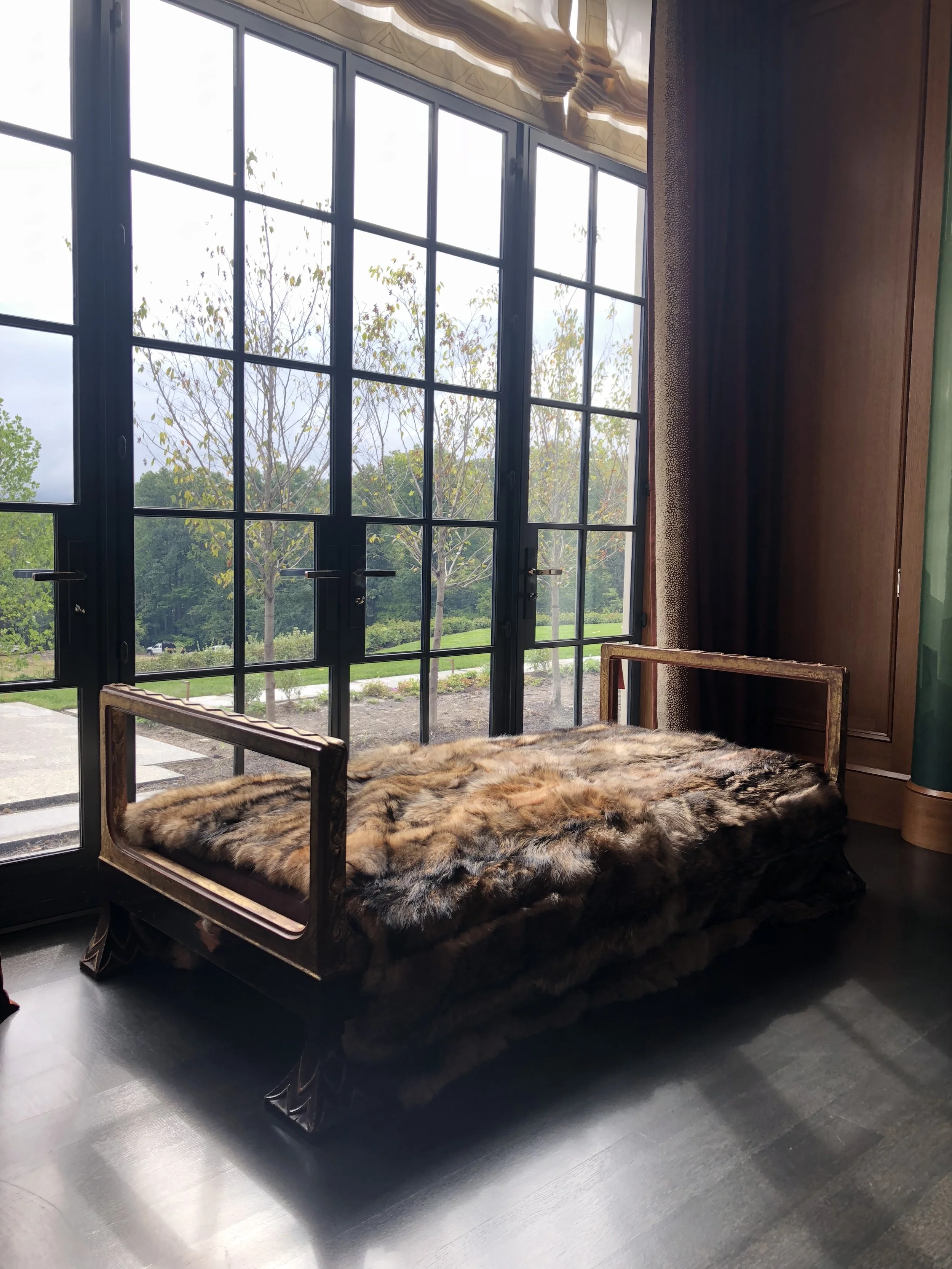 Coyote Fur Throw Bench Dualoy Leather (1).jpg