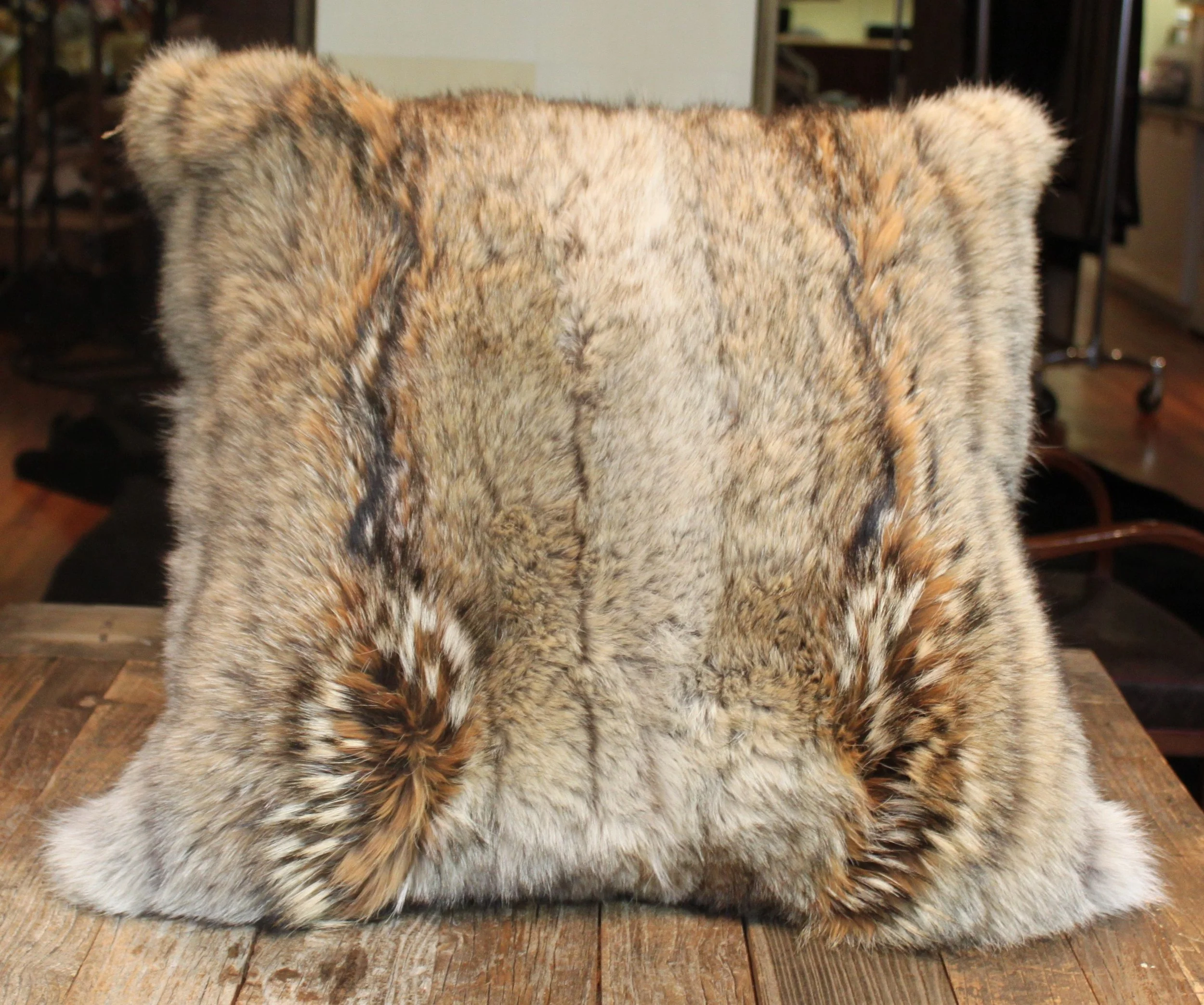 Coyote Fur Pillow Dualoy Leather (1).JPG