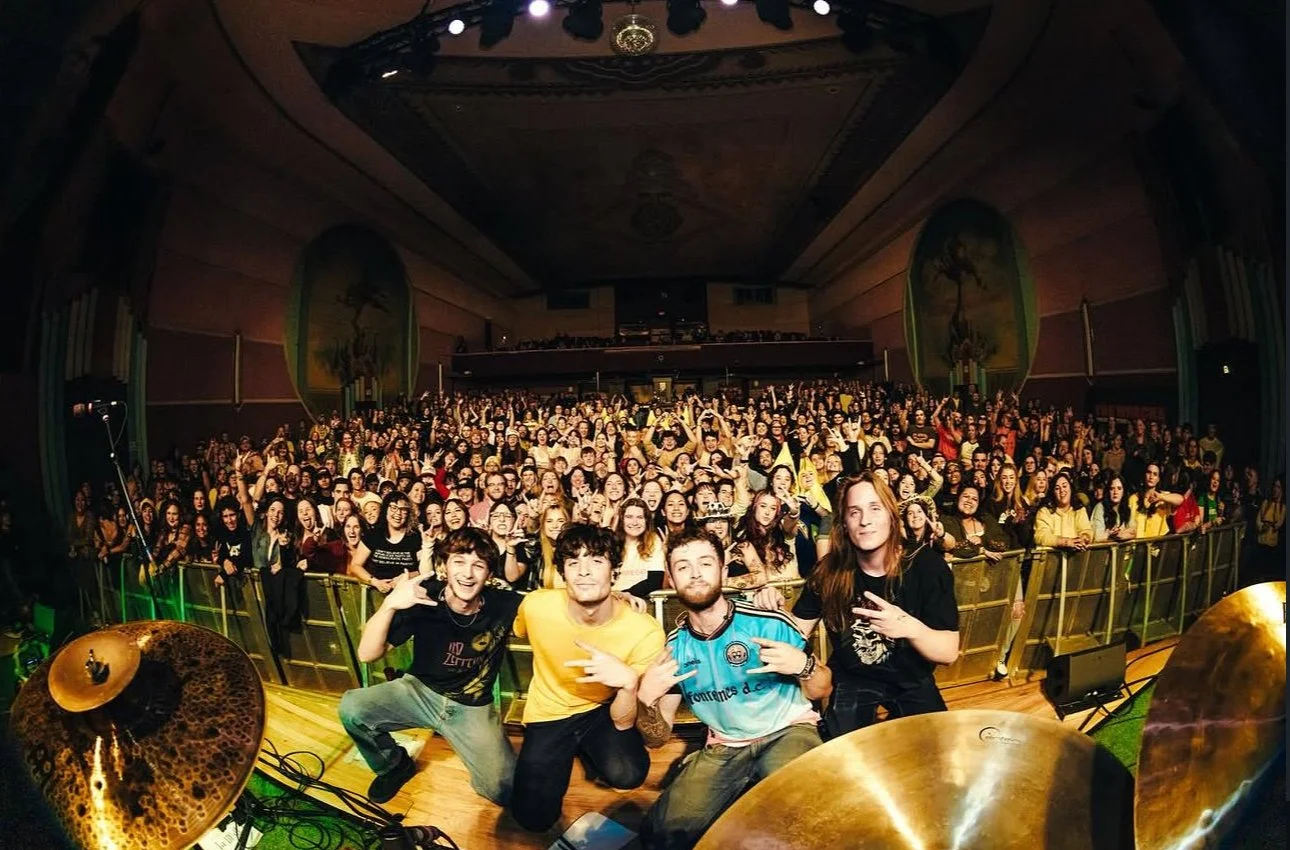 crowd 1.jpg