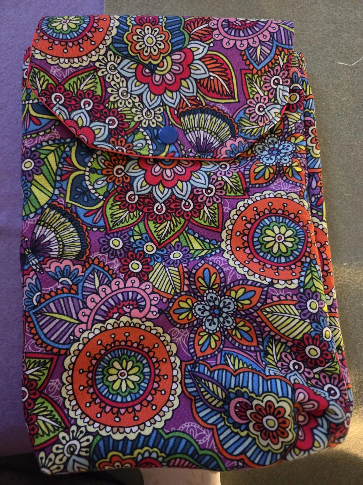 Medium Book Sleeve - Hippie Vertical