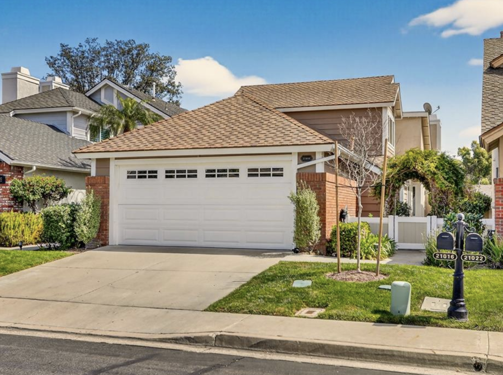 21016 Champlain Lake Forest, CA 92630