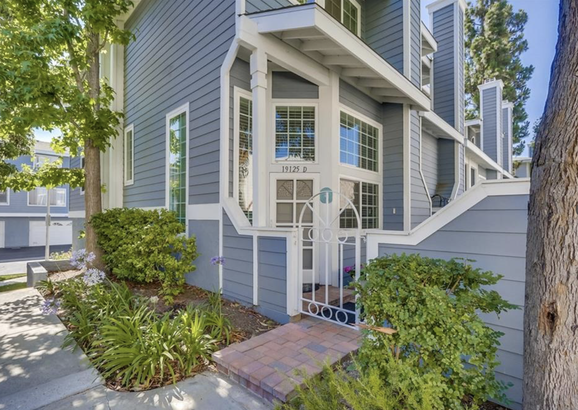 19125 Beachcrest Lane #D Huntington Beach, CA 92646