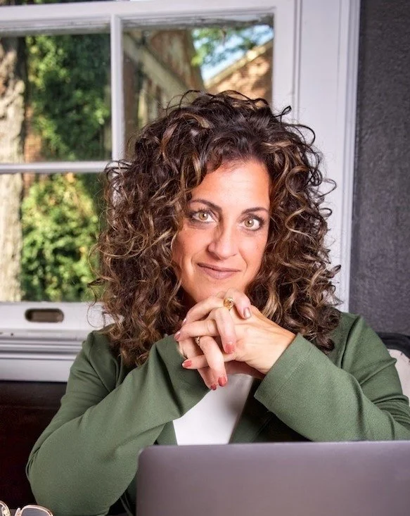 About Leneé Pezzano, Christian Mentor for women and author of The Redeemed Perfectionist Podcast