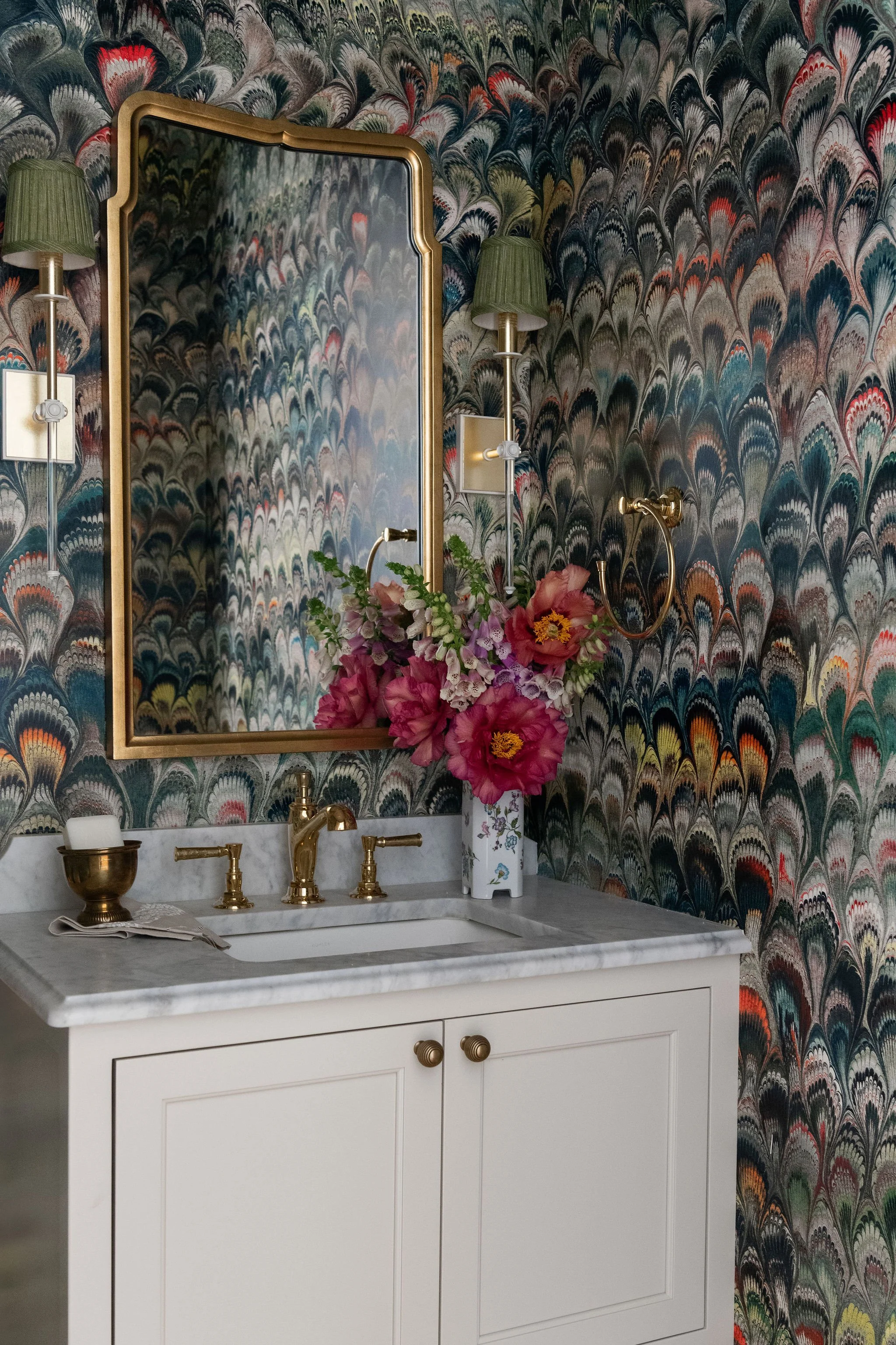 Luxury residential interior design by Kate Figler Interiors in Nashville featuring timeless and layered interiors.