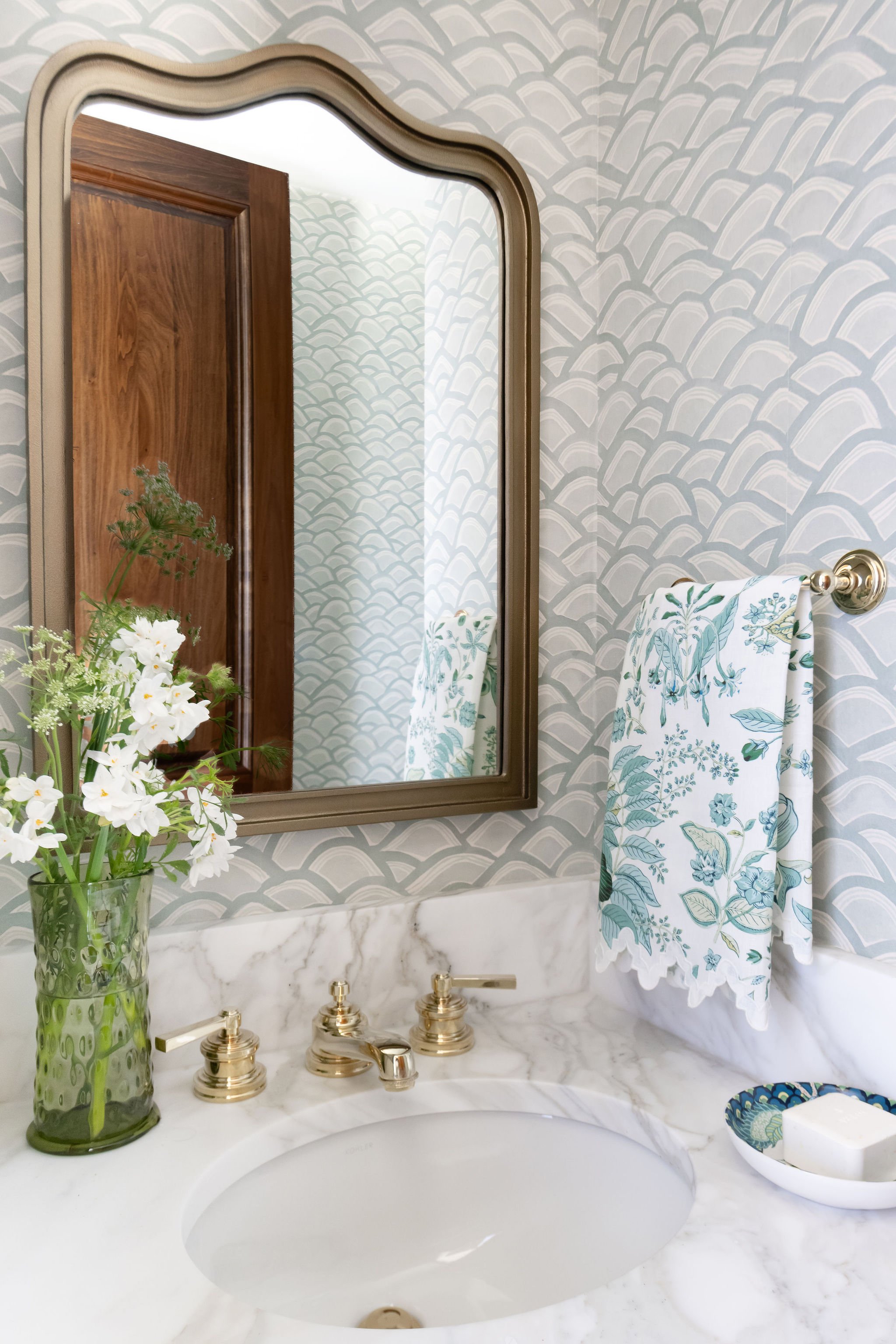 Luxury residential interior design by Kate Figler Interiors in Nashville featuring timeless and layered interiors.