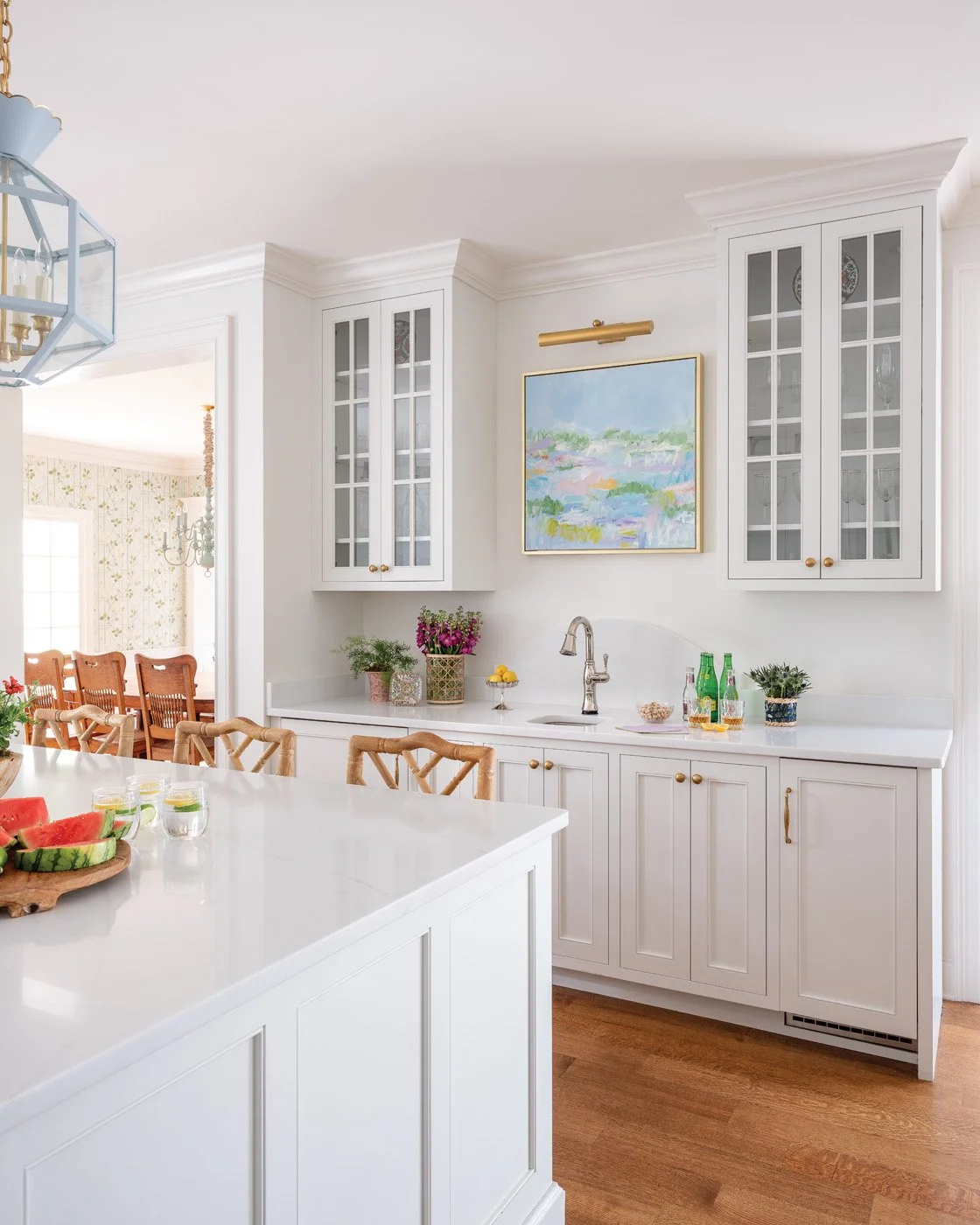 Luxury residential interior design by Kate Figler Interiors in Nashville featuring timeless and layered interiors.