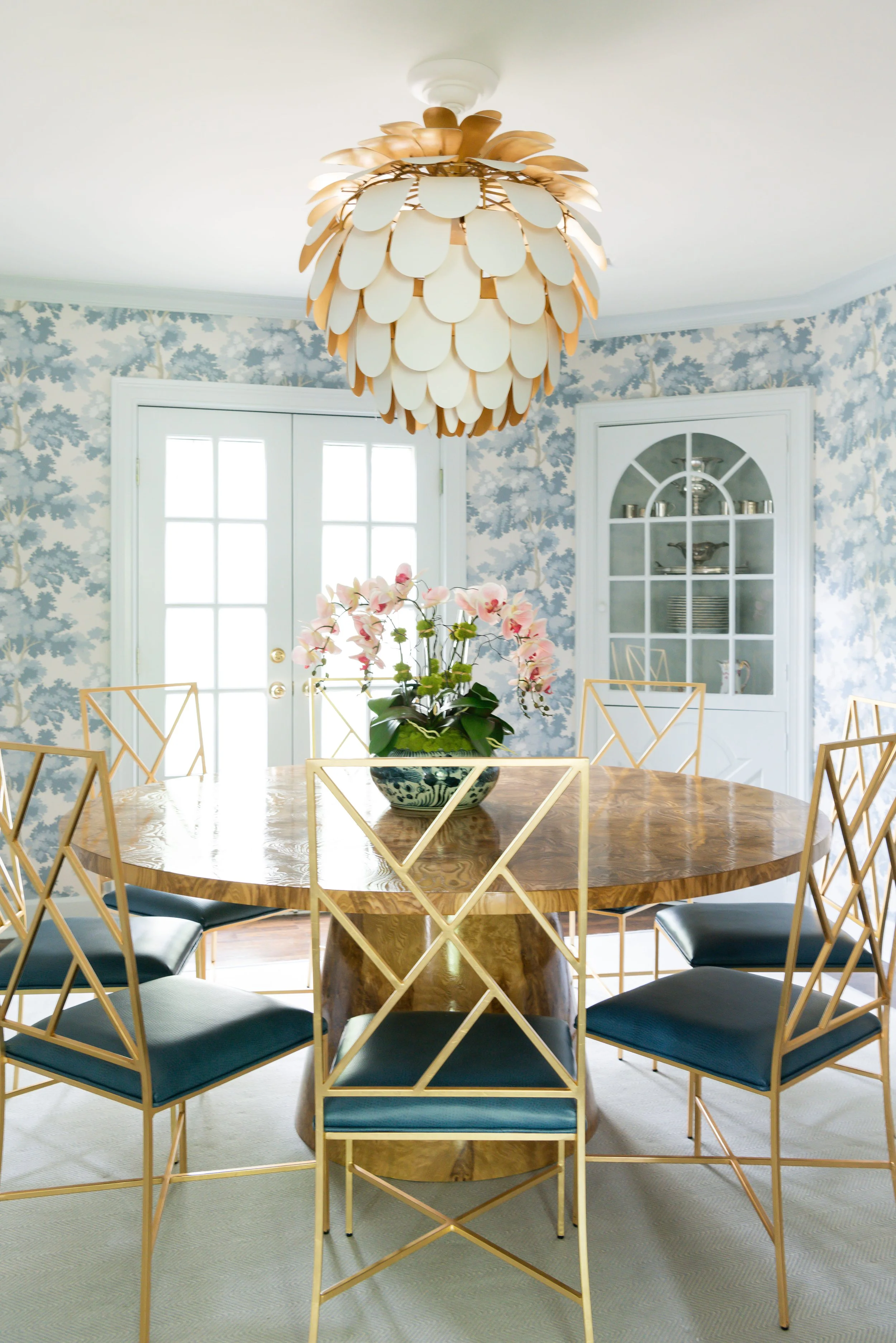Luxury residential interior design by Kate Figler Interiors in Nashville featuring timeless and layered interiors.