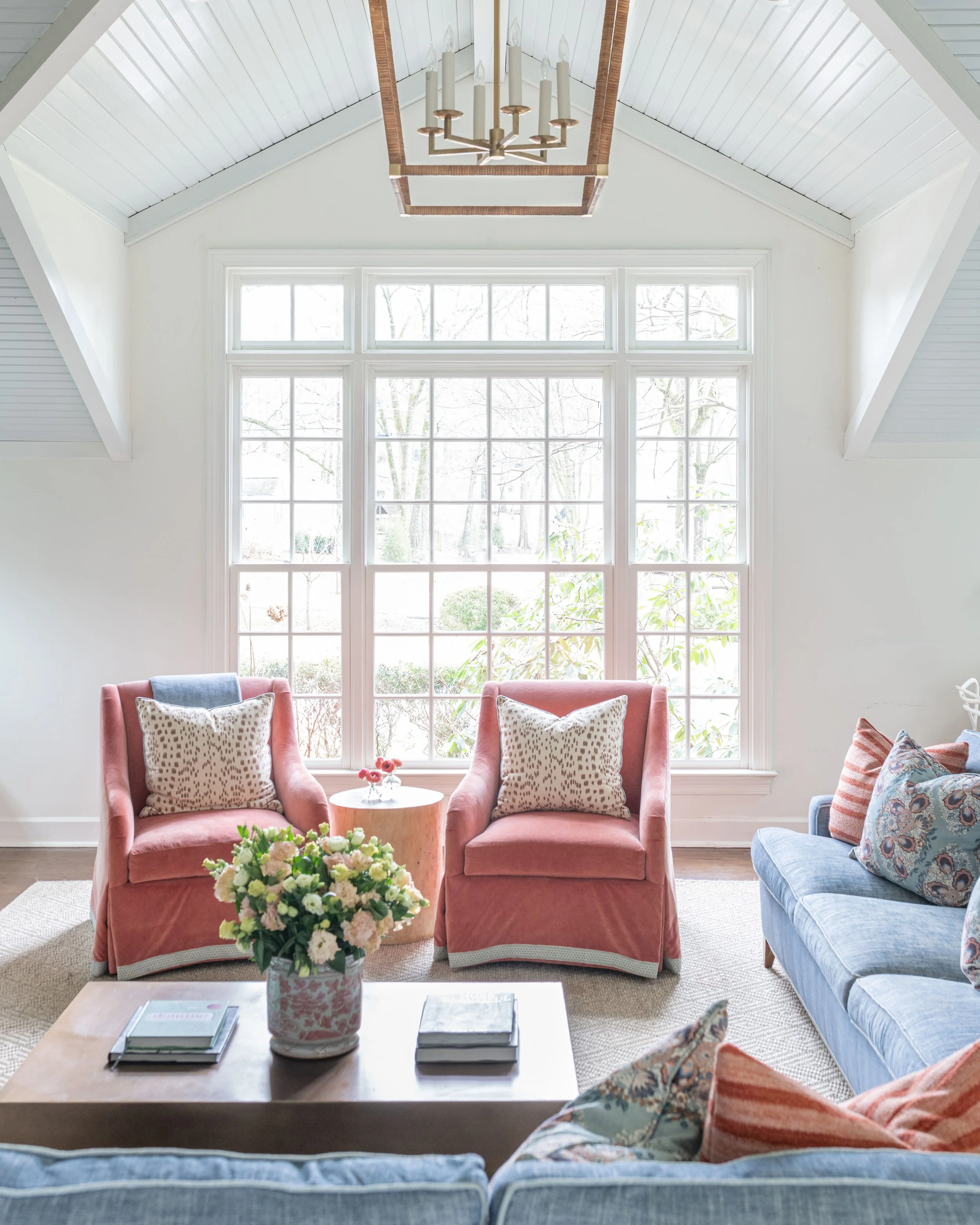 Luxury residential interior design by Kate Figler Interiors in Nashville featuring timeless and layered interiors.