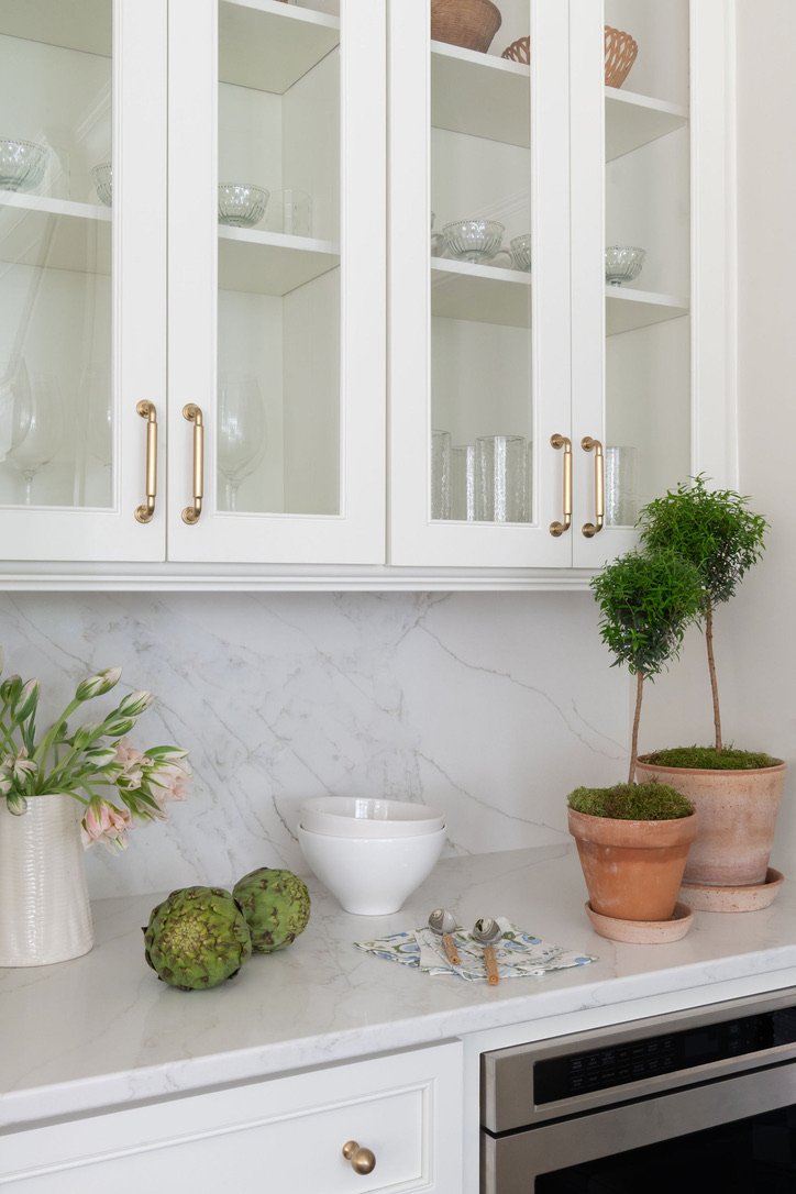 Luxury residential interior design by Kate Figler Interiors in Nashville featuring timeless and layered interiors.