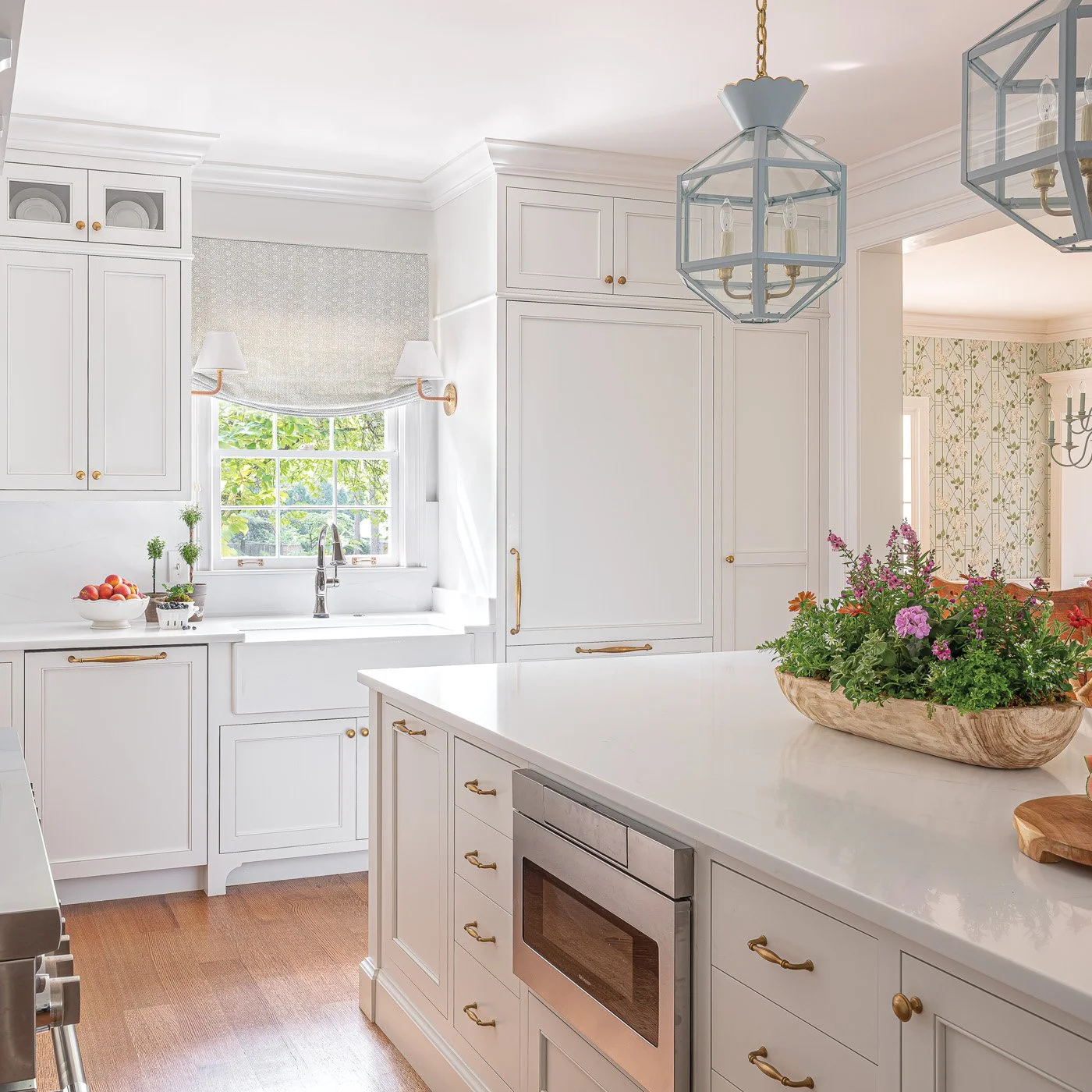 Luxury residential interior design by Kate Figler Interiors in Nashville featuring timeless and layered interiors.