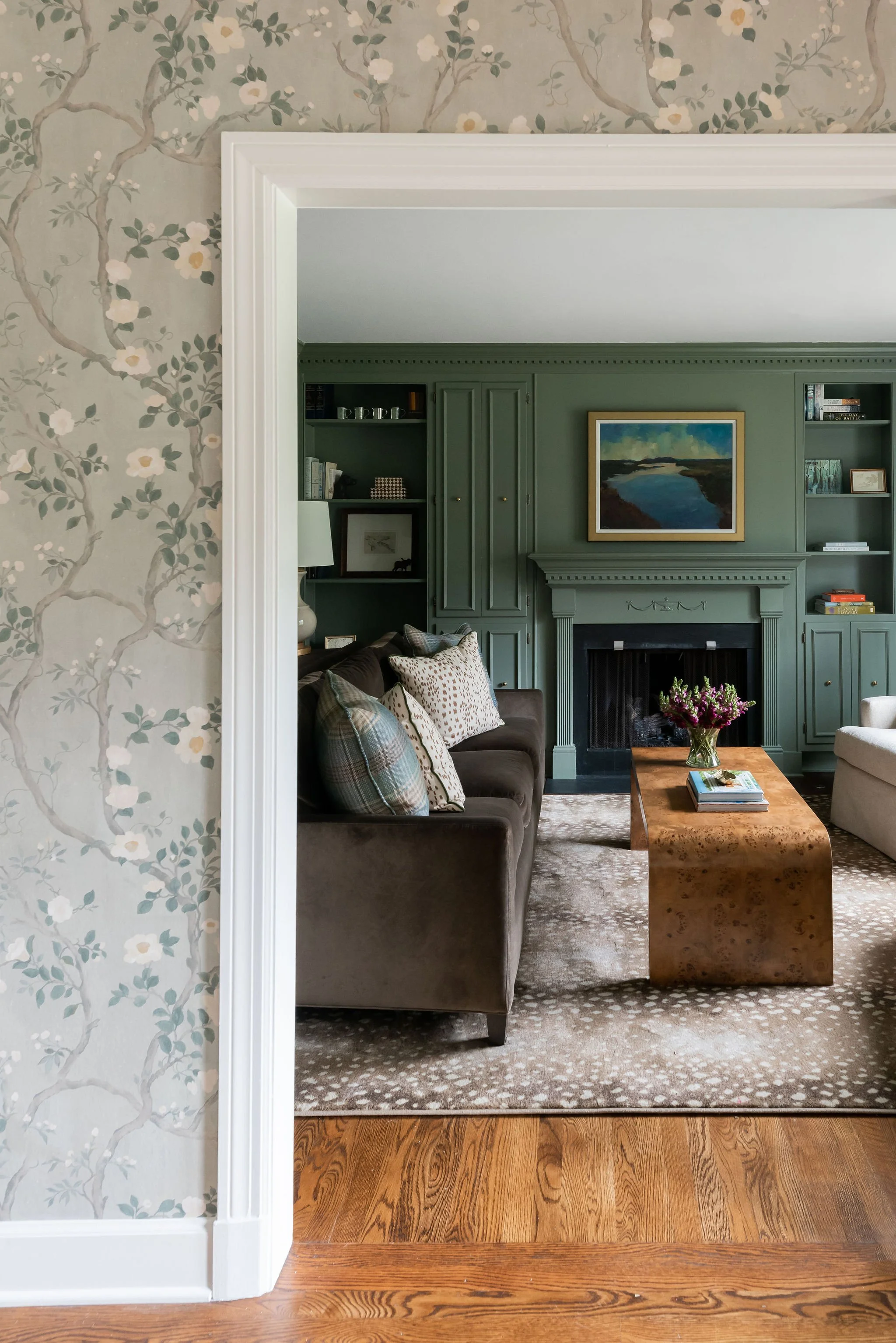 Luxury residential interior design by Kate Figler Interiors in Nashville featuring timeless and layered interiors.