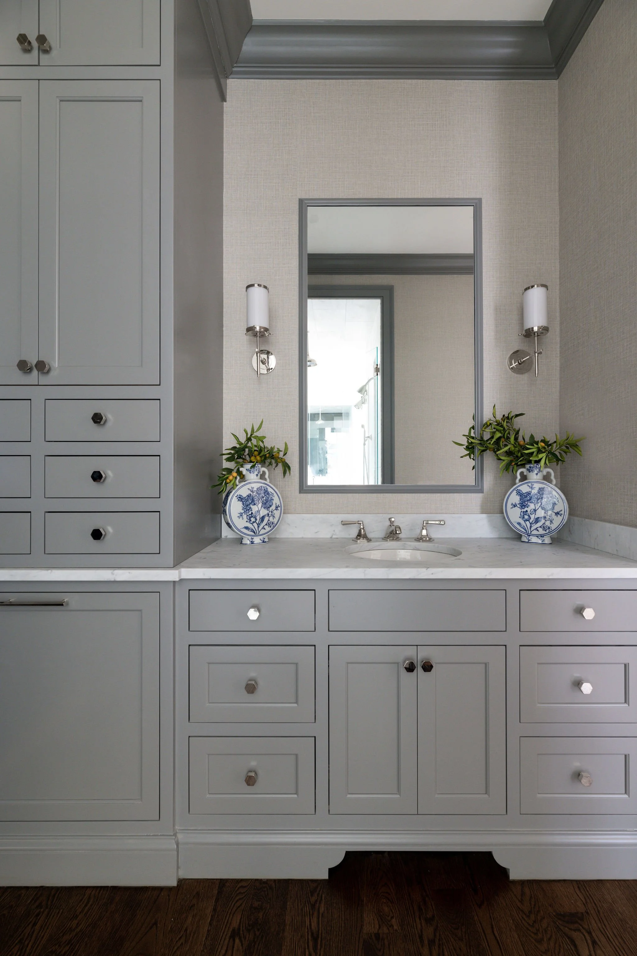 Luxury residential interior design by Kate Figler Interiors in Nashville featuring timeless and layered interiors.