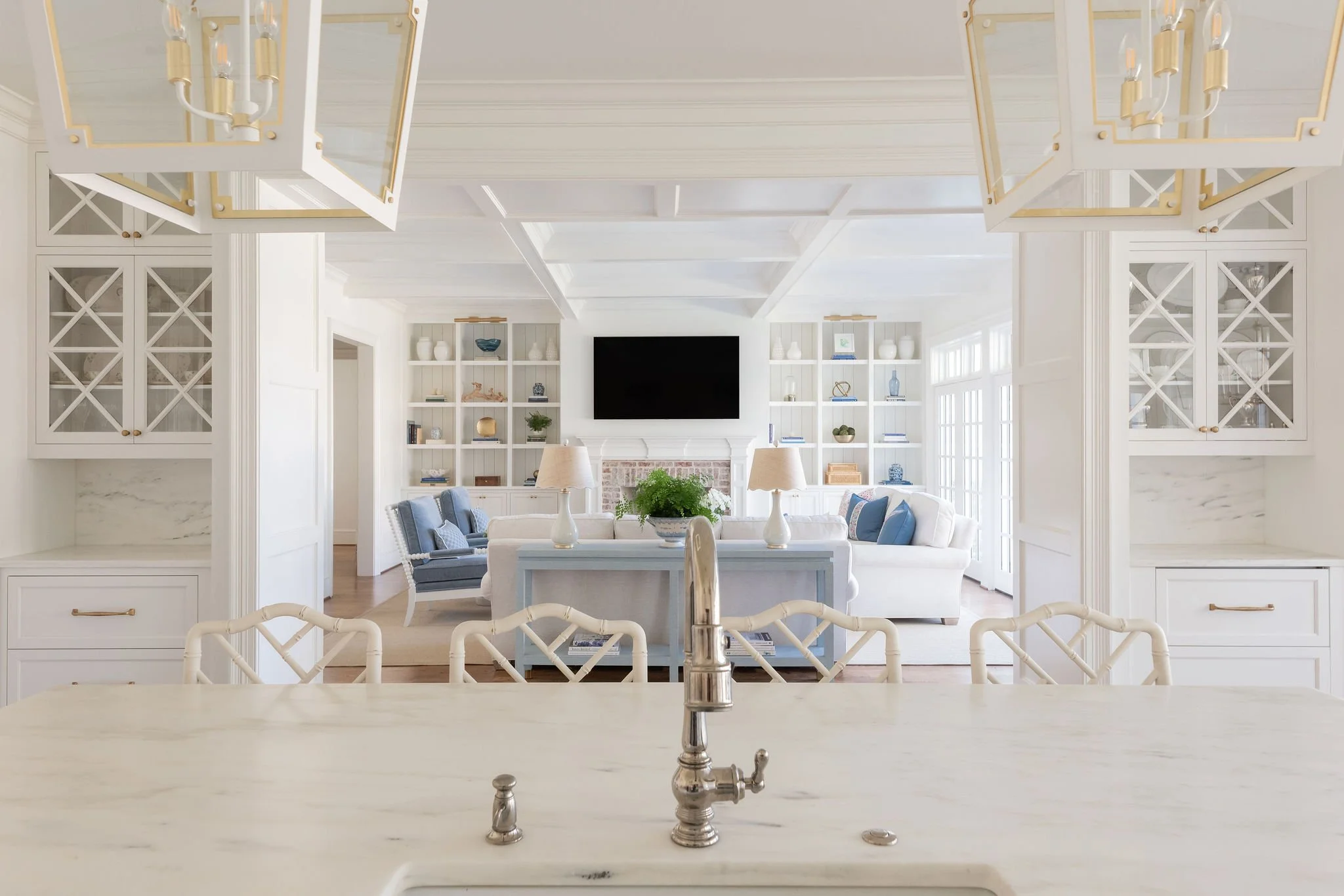Luxury residential interior design by Kate Figler Interiors in Nashville featuring timeless and layered interiors.