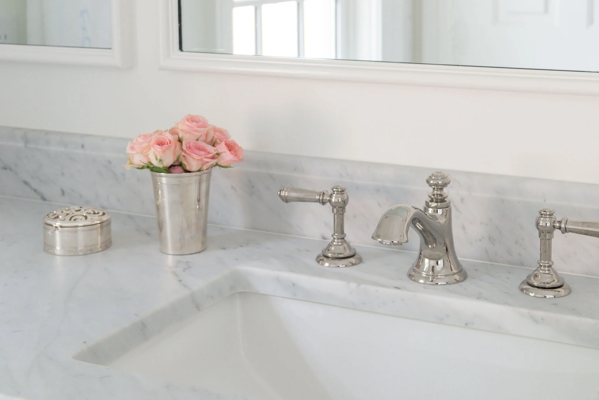 Luxury residential interior design by Kate Figler Interiors in Nashville featuring timeless and layered interiors.