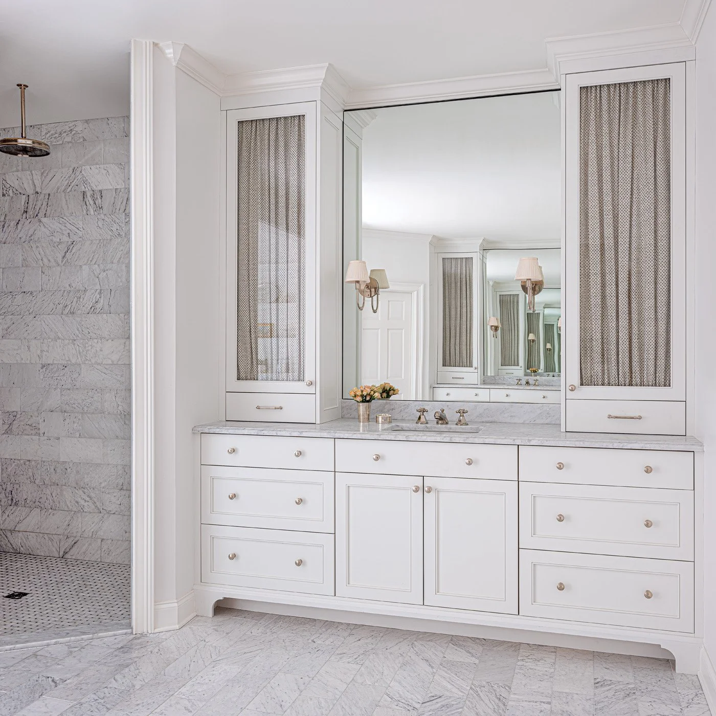 Luxury residential interior design by Kate Figler Interiors in Nashville featuring timeless and layered interiors.