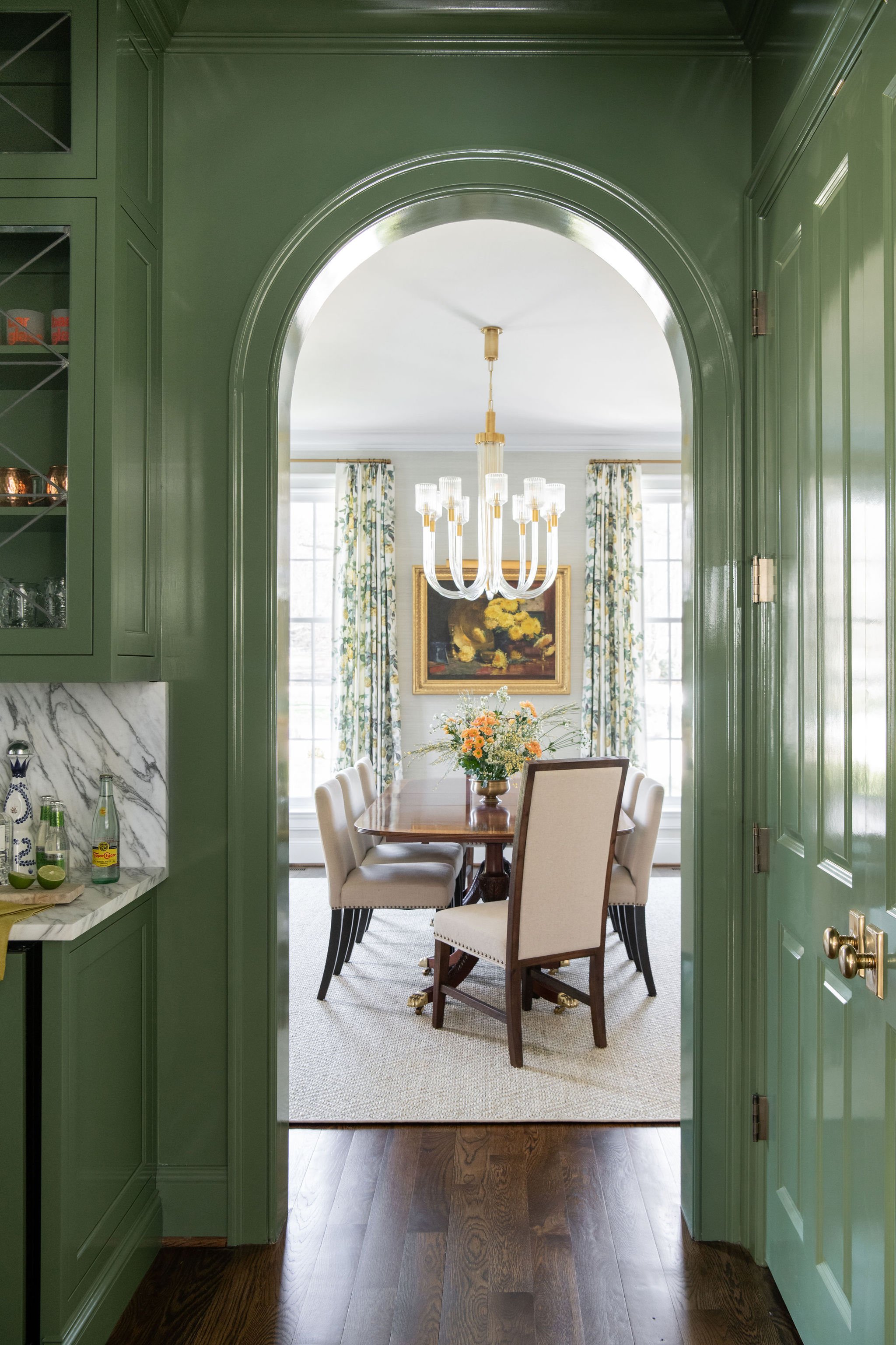 Luxury residential interior design by Kate Figler Interiors in Nashville featuring timeless and layered interiors.