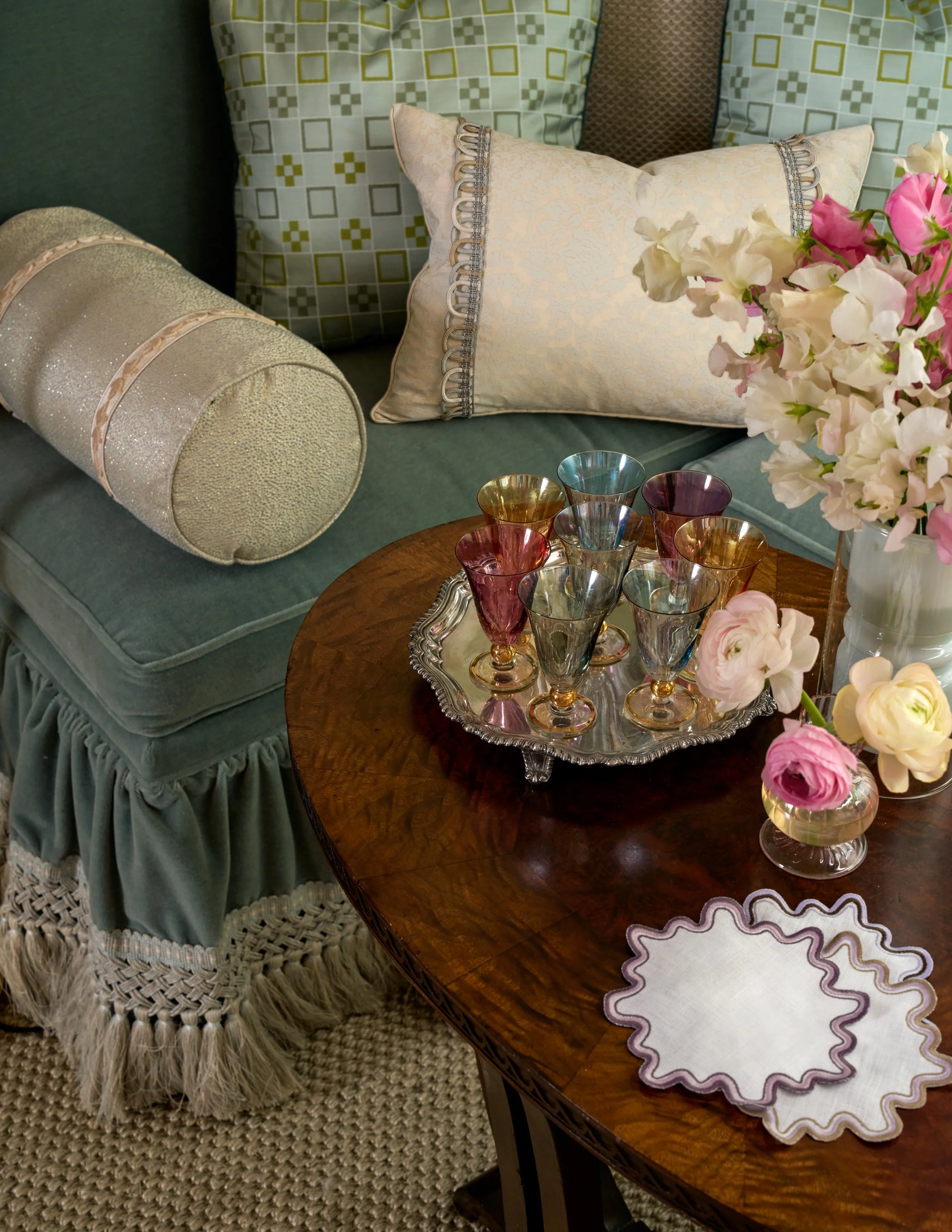 Luxury residential interior design by Kate Figler Interiors in Nashville featuring timeless and layered interiors.