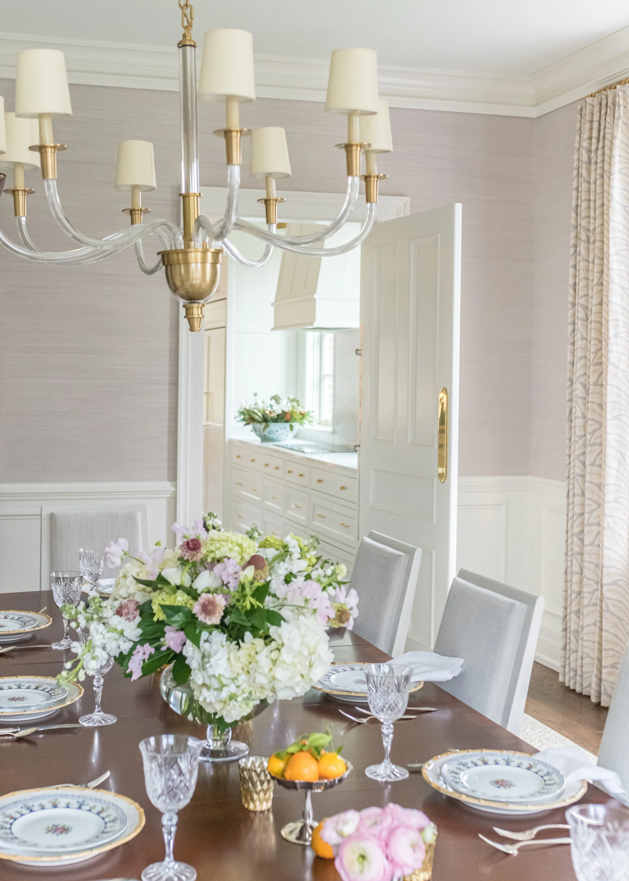 Luxury residential interior design by Kate Figler Interiors in Nashville featuring timeless and layered interiors.
