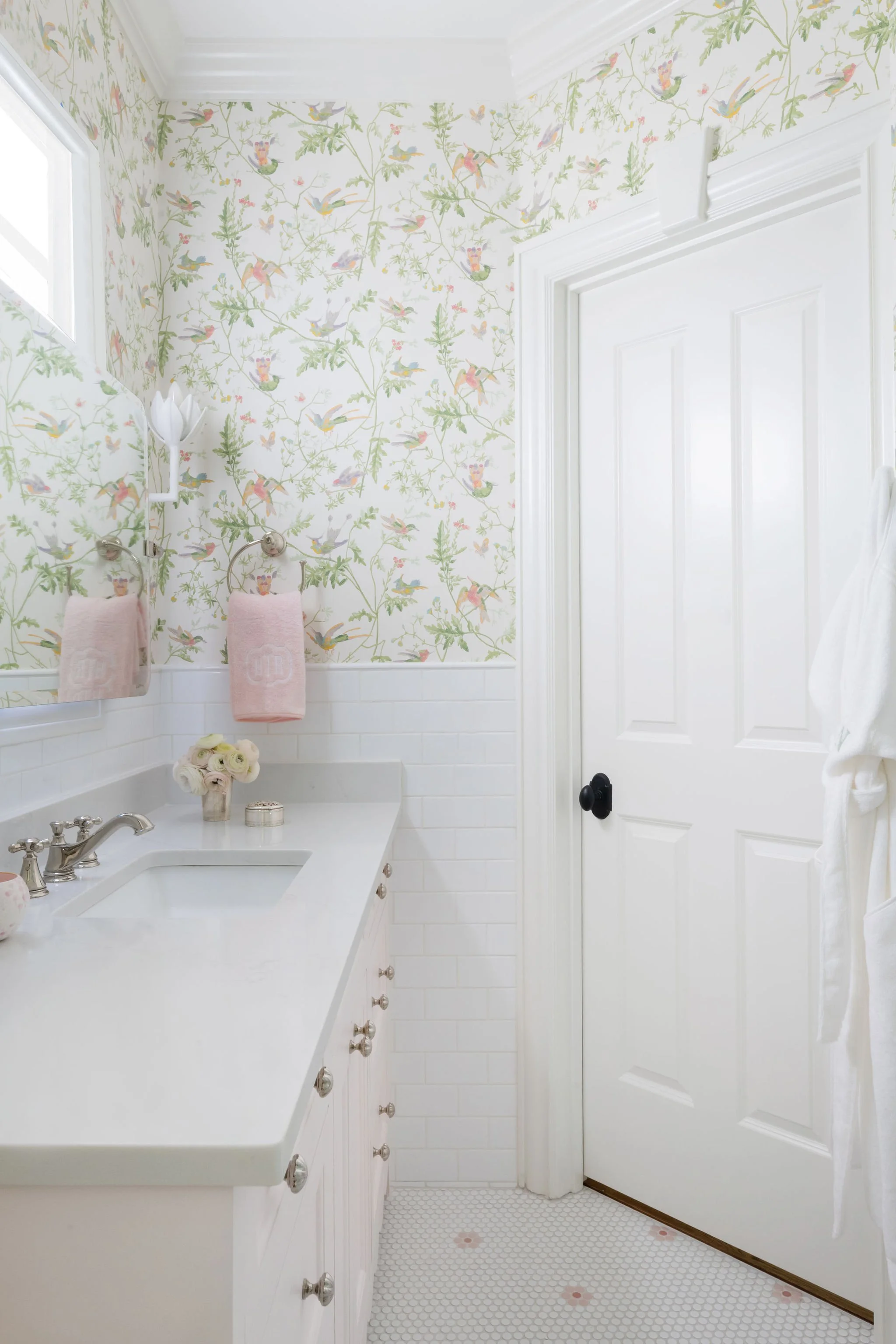 Luxury residential interior design by Kate Figler Interiors in Nashville featuring timeless and layered interiors.