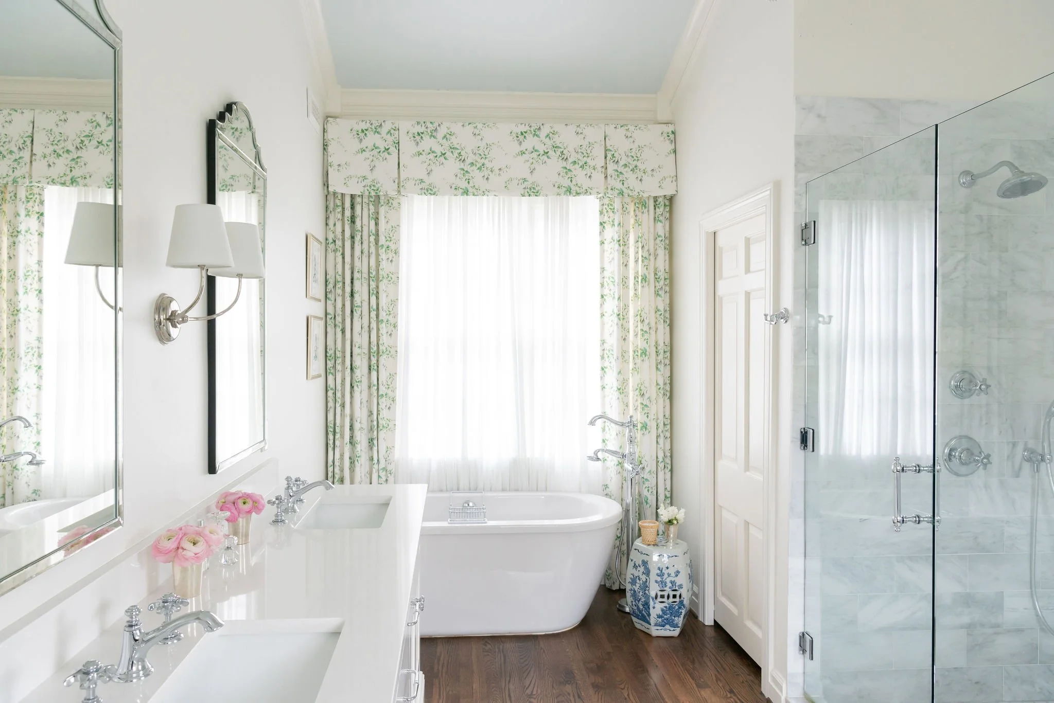 Luxury residential interior design by Kate Figler Interiors in Nashville featuring timeless and layered interiors.