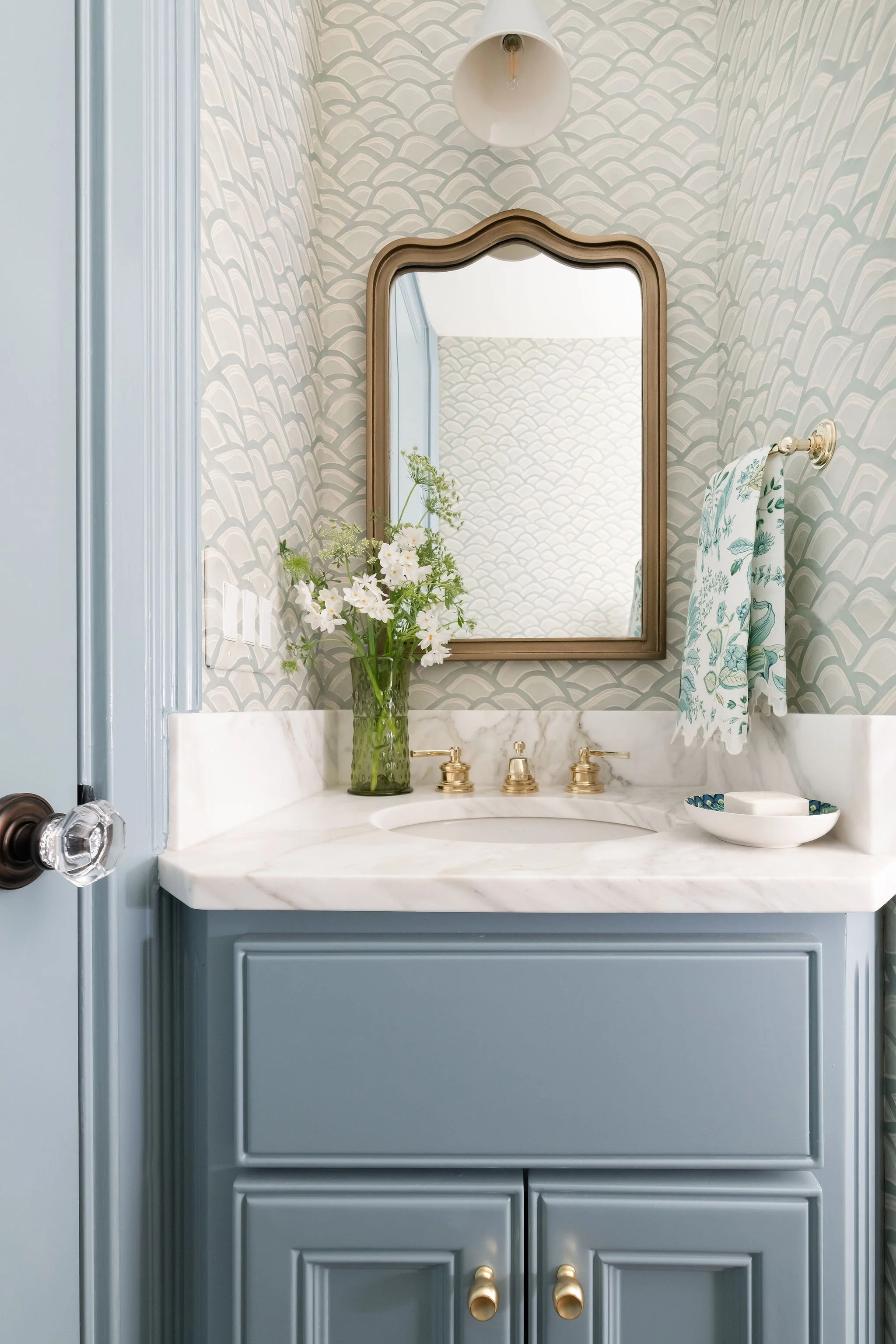 Luxury residential interior design by Kate Figler Interiors in Nashville featuring timeless and layered interiors.
